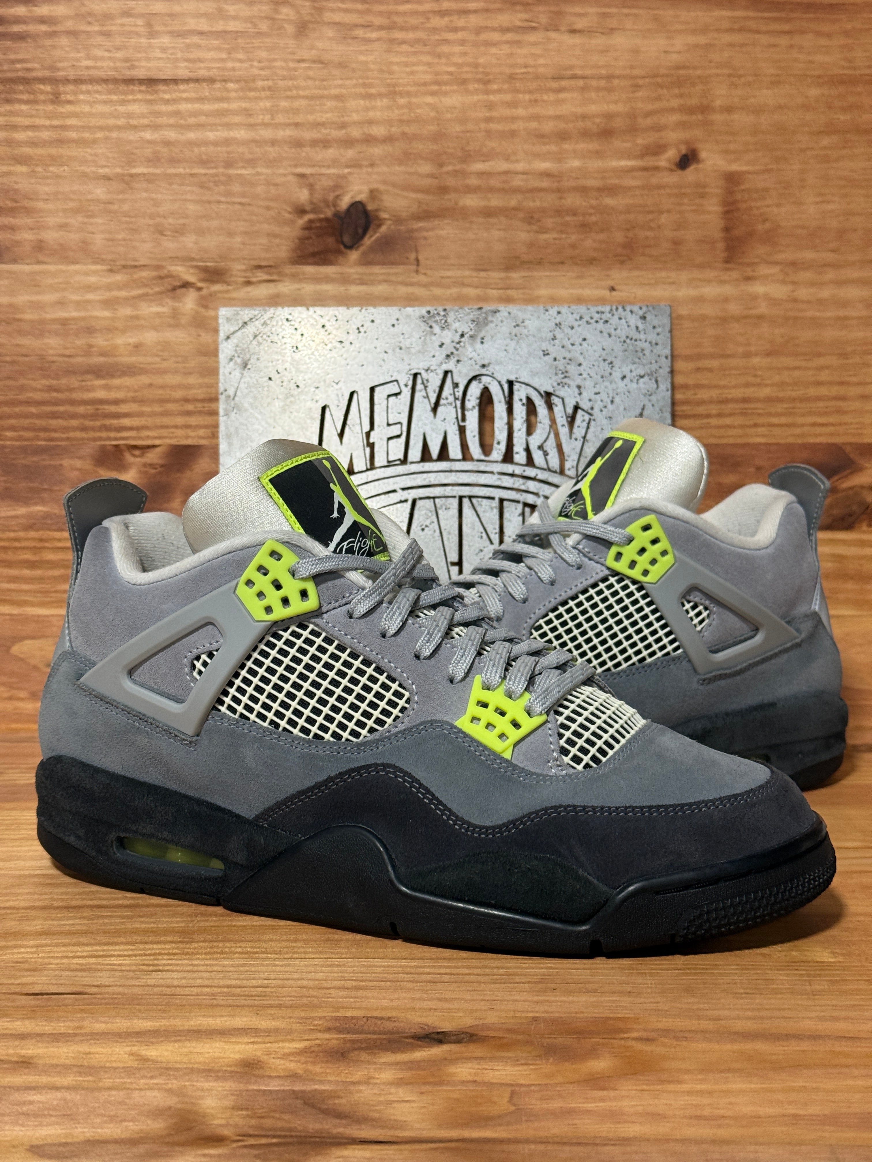 Jordan 4 Retro SE 95 Neon