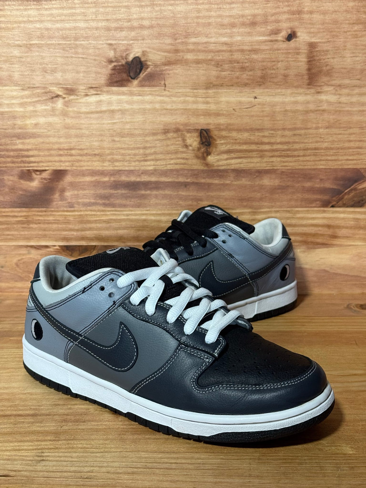 Nike SB Dunk Low Lunar Eclipse (East) -Size 9.5