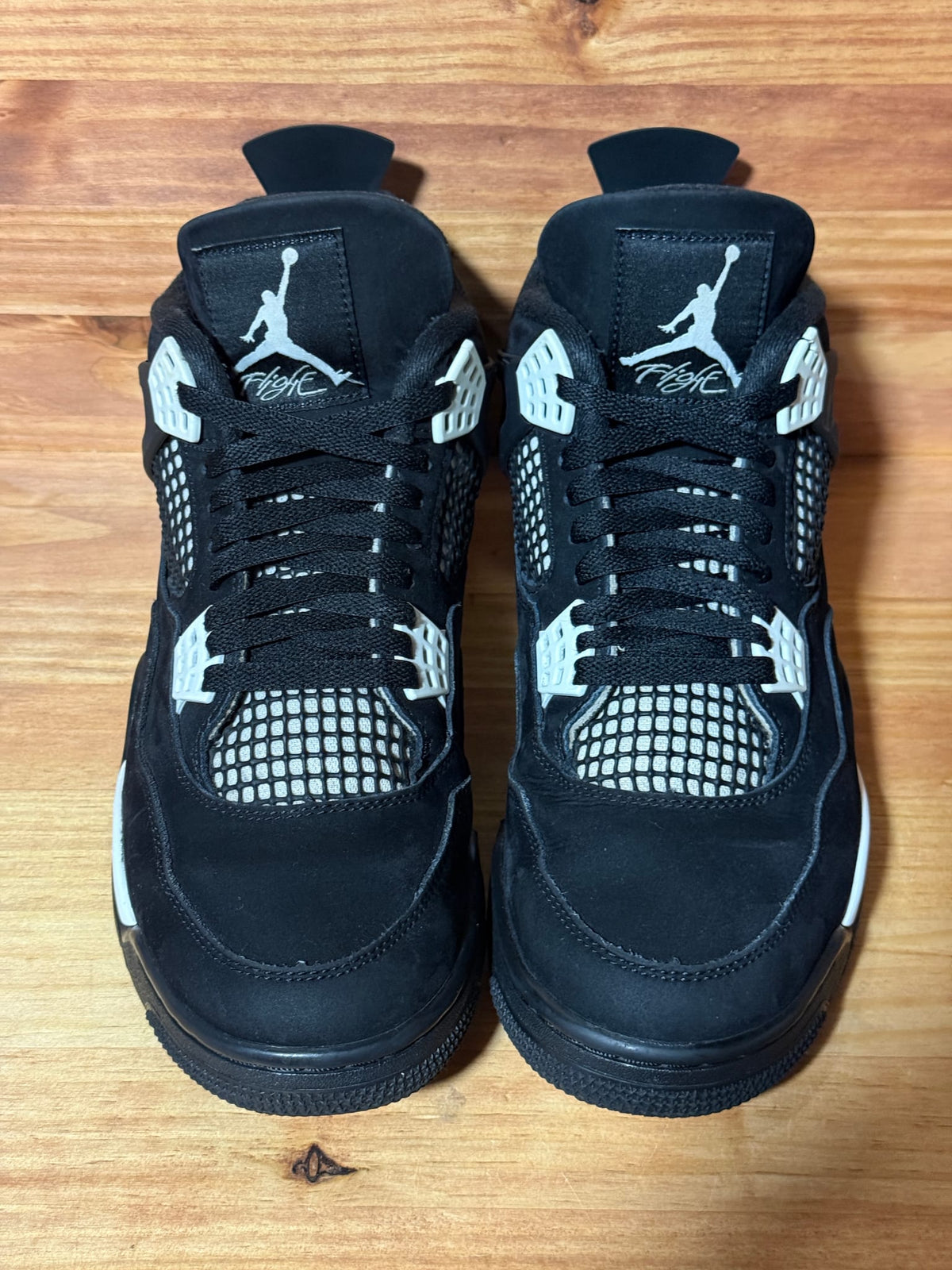 Jordan 4 Retro White Thunder - Size 10.5