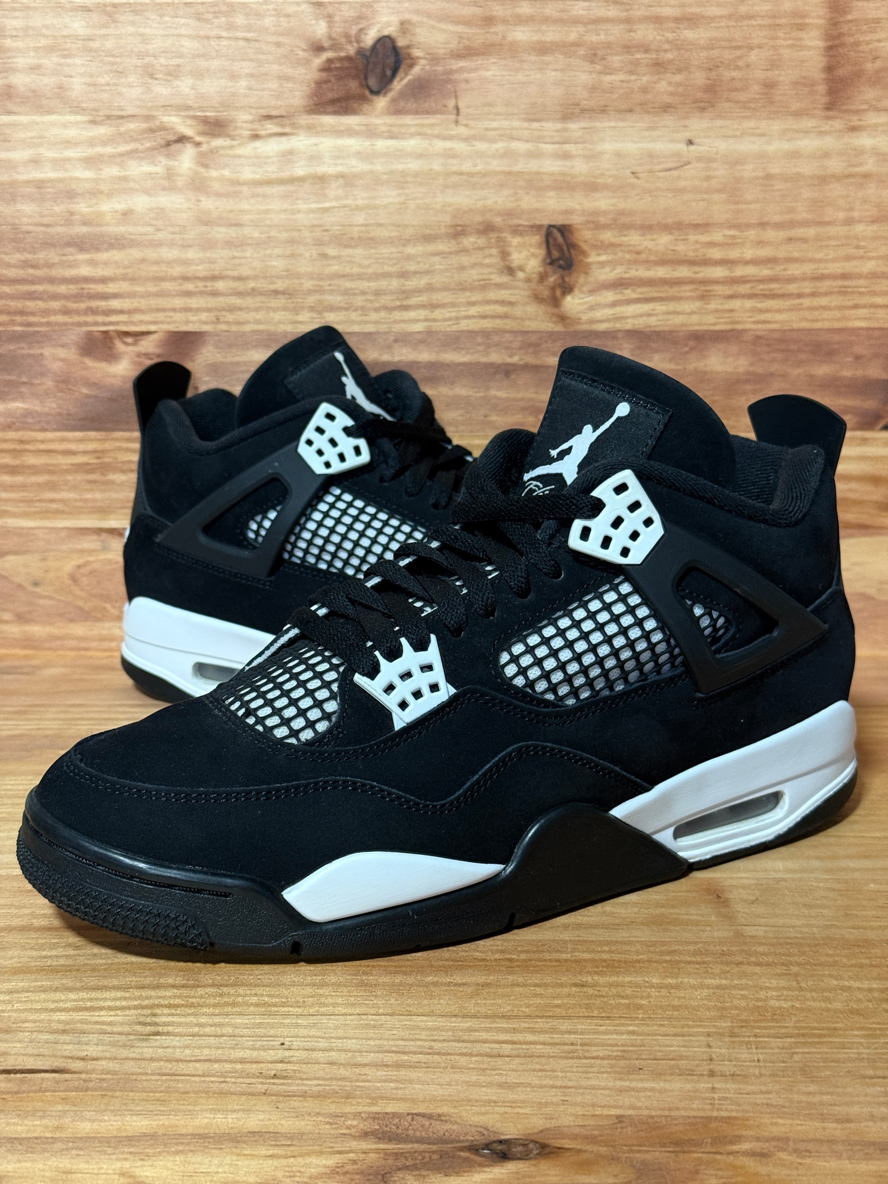 Jordan 4 Retro White Thunder