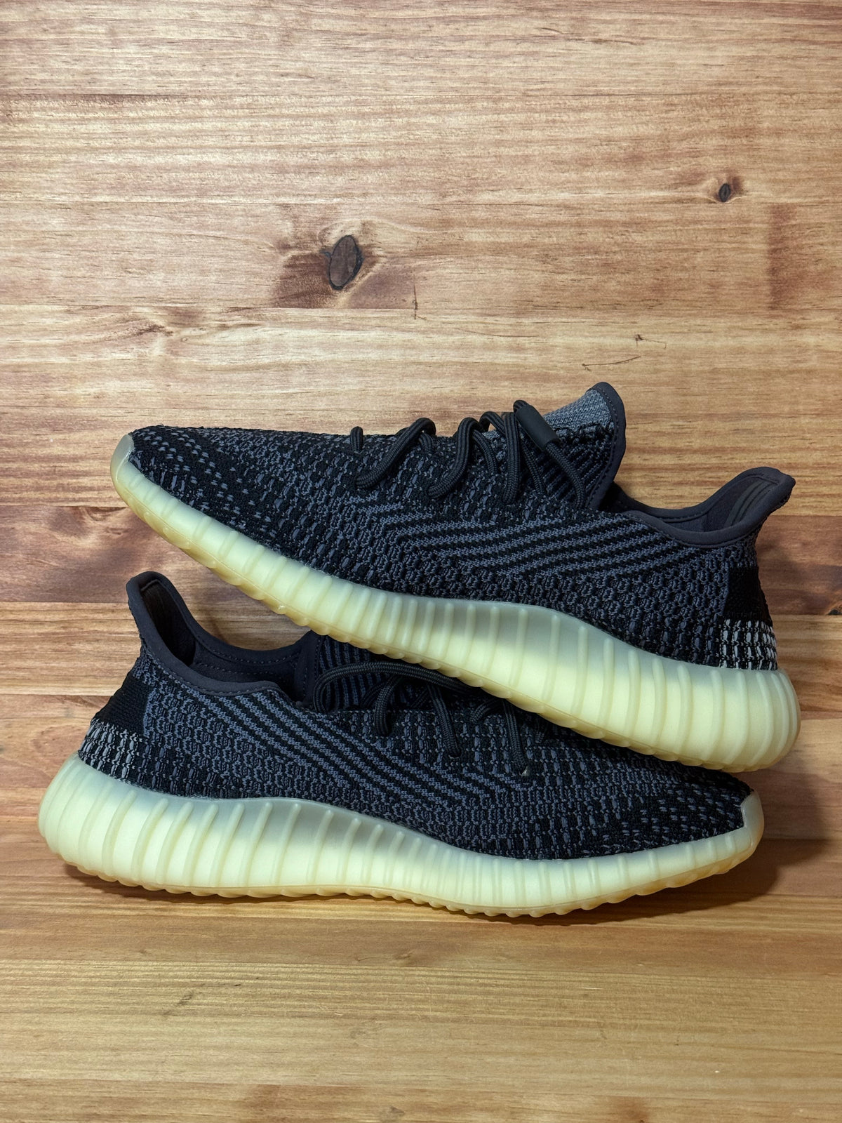 adidas Yeezy Boost 350 V2 Carbon