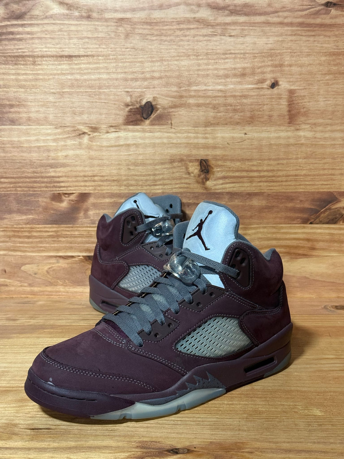Jordan 5 Retro Burgundy (2023) - Size 9.5