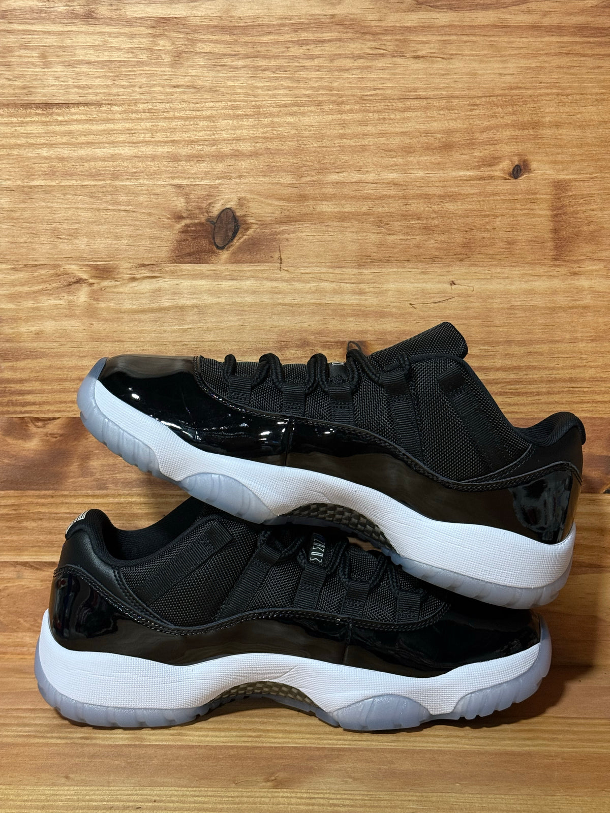 Jordan 11 Retro Low Space Jam