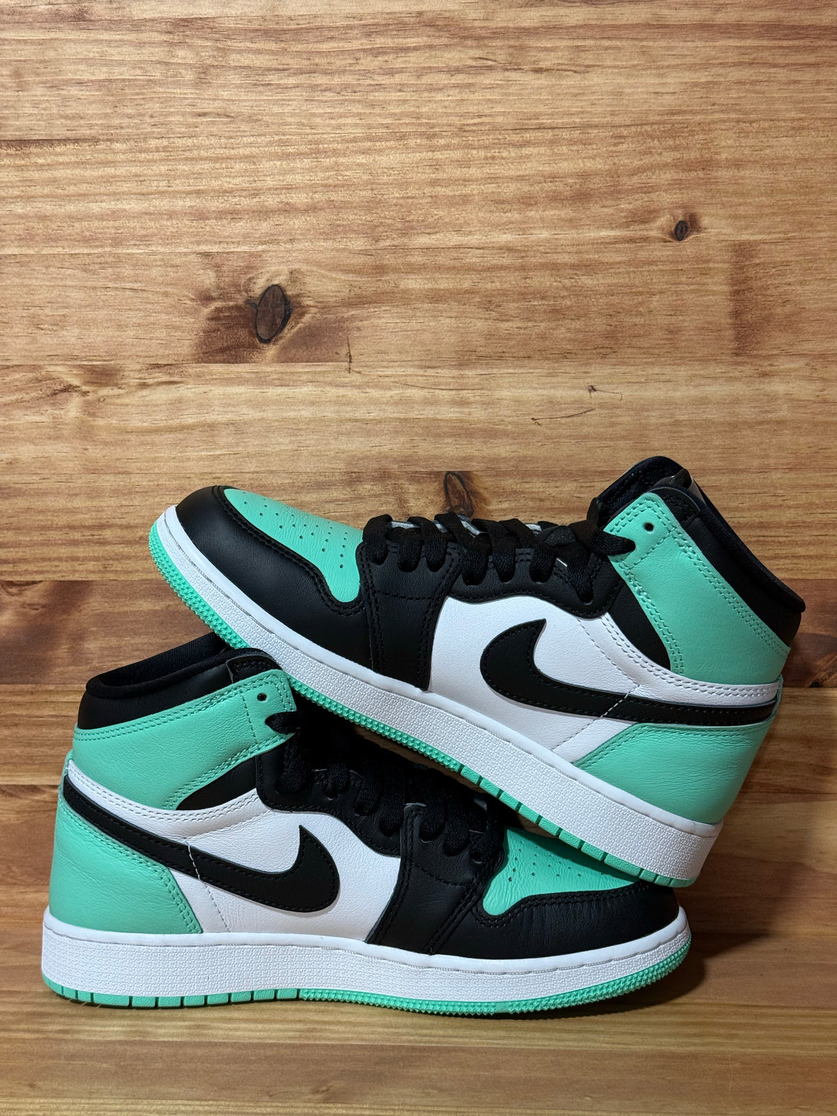 Jordan 1 Retro High OG Green Glow (GS)