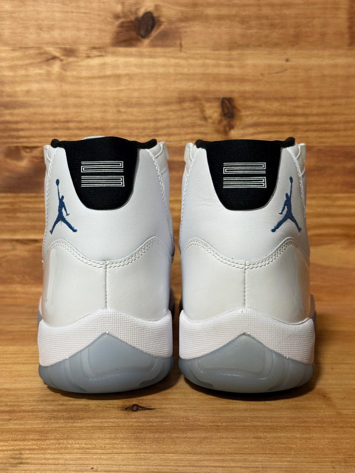 Jordan 11 Retro Legend Blue (2024)