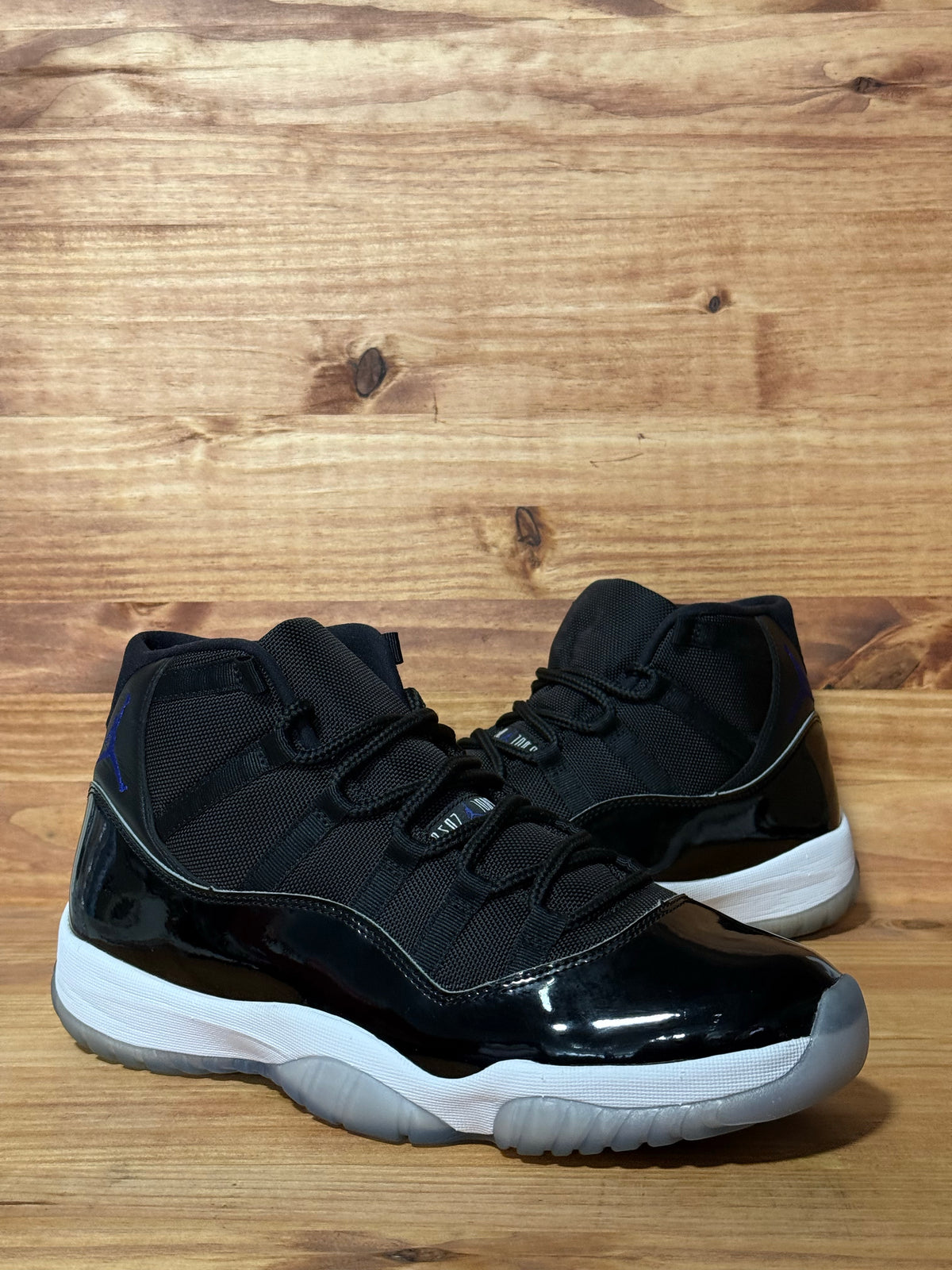 Jordan 11 Retro Space Jam (2016)