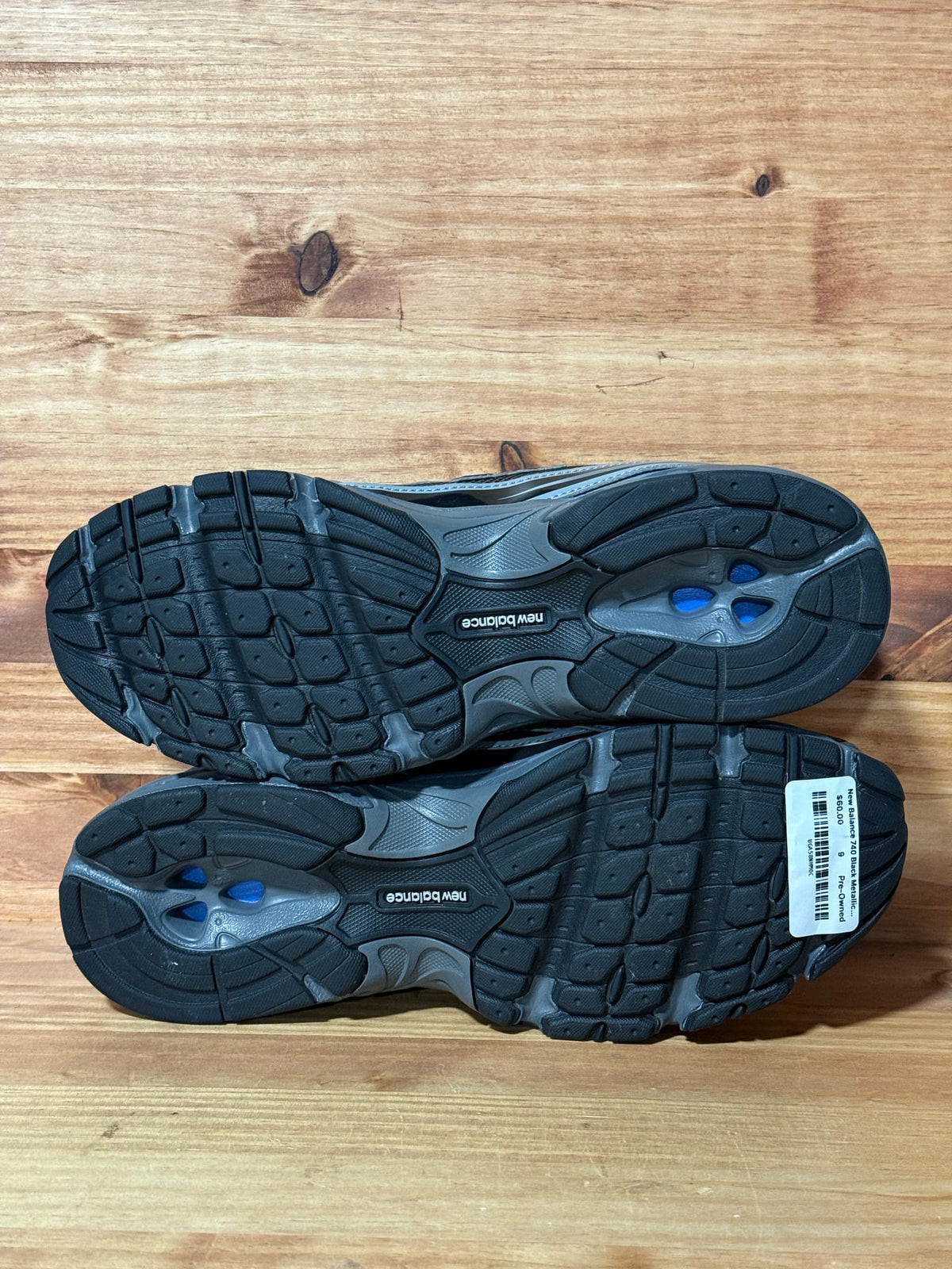 New Balance 740 Black Metallic - Size 9