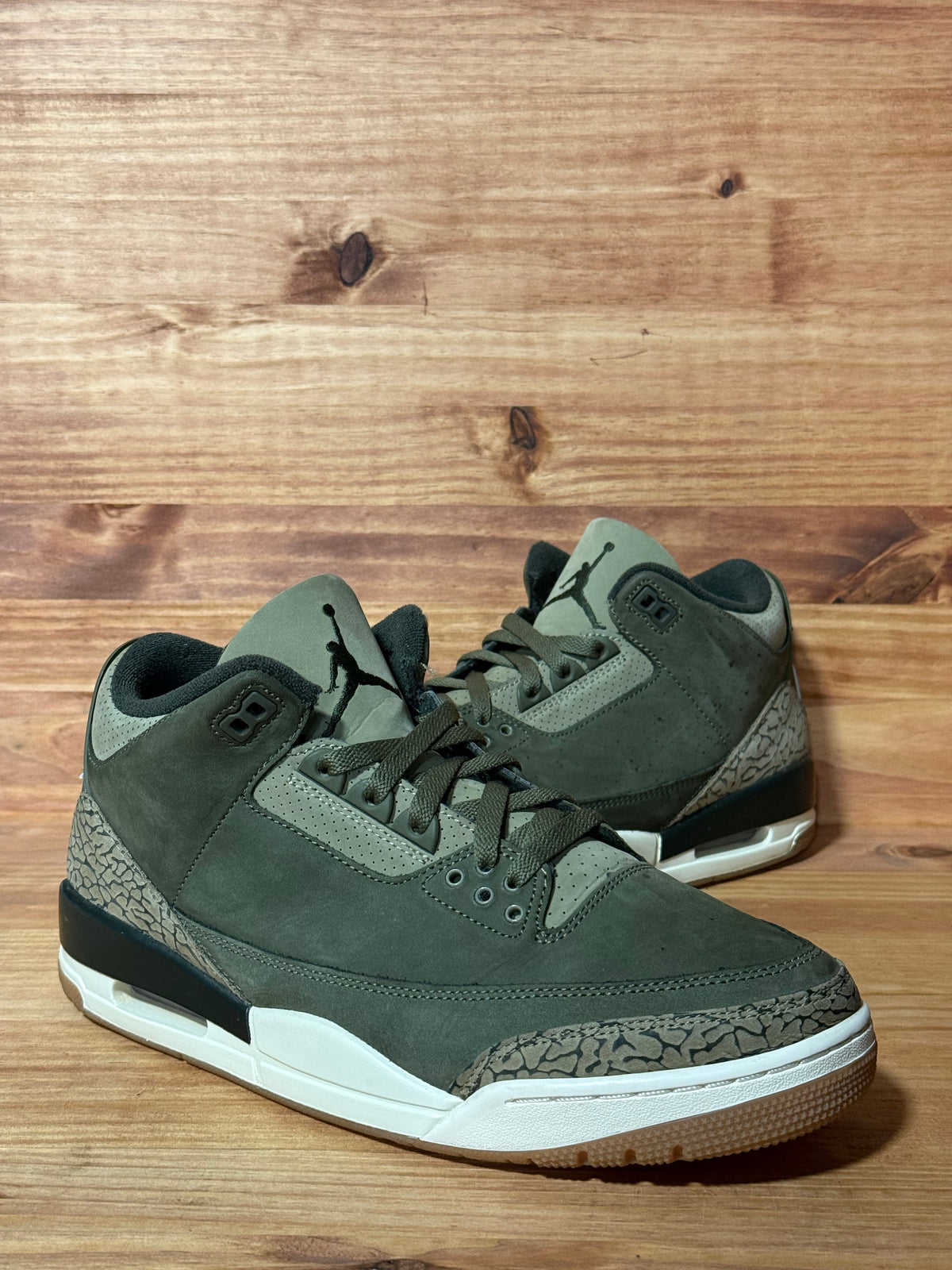 Jordan 3 Retro Family Affair - Size 10