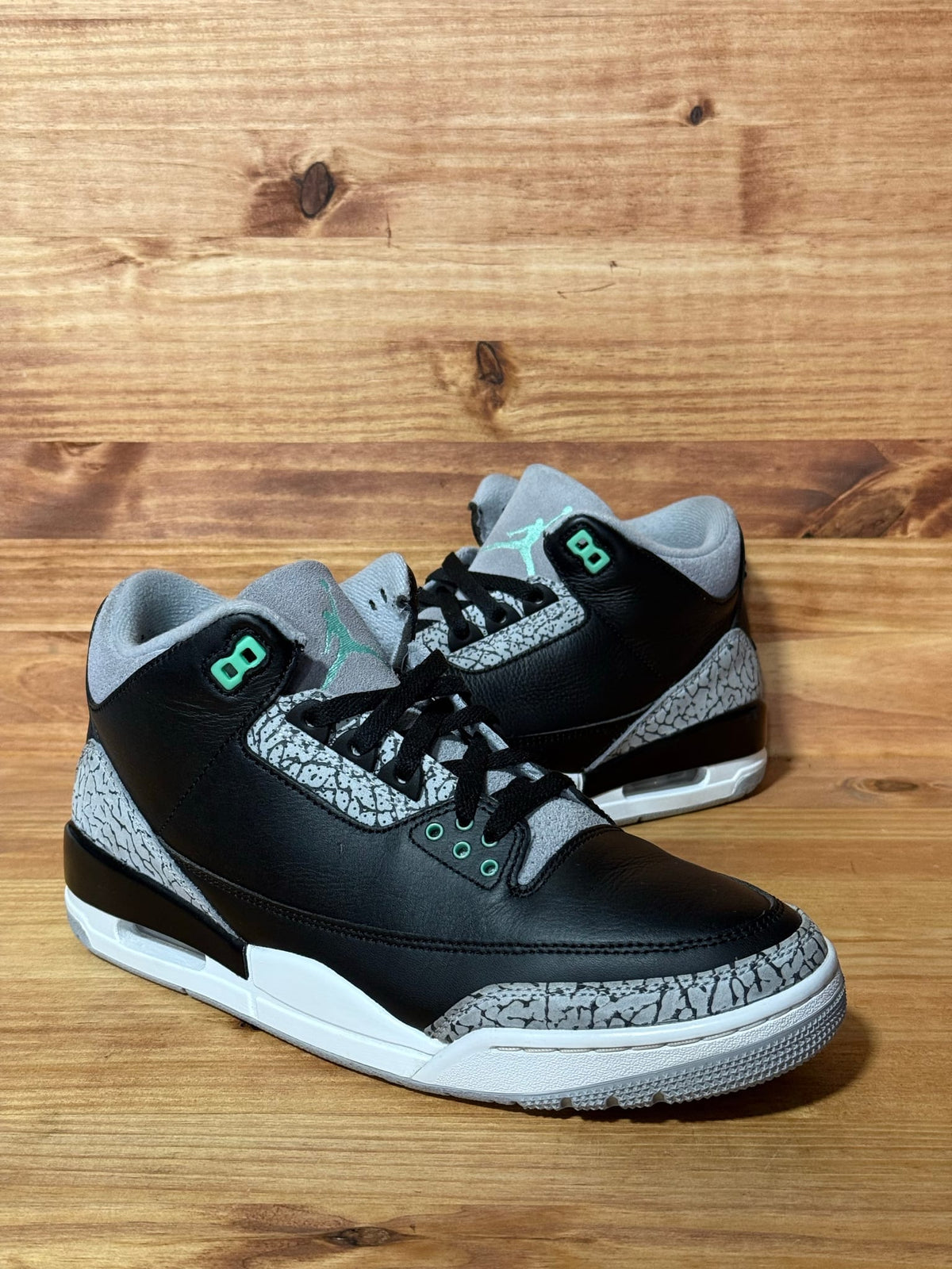Jordan 3 Retro Green Glow - Size 10