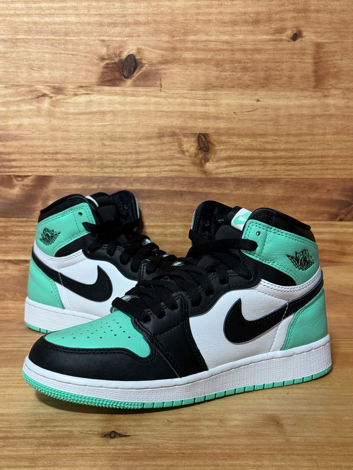 Jordan 1 Retro High OG Green Glow (GS)