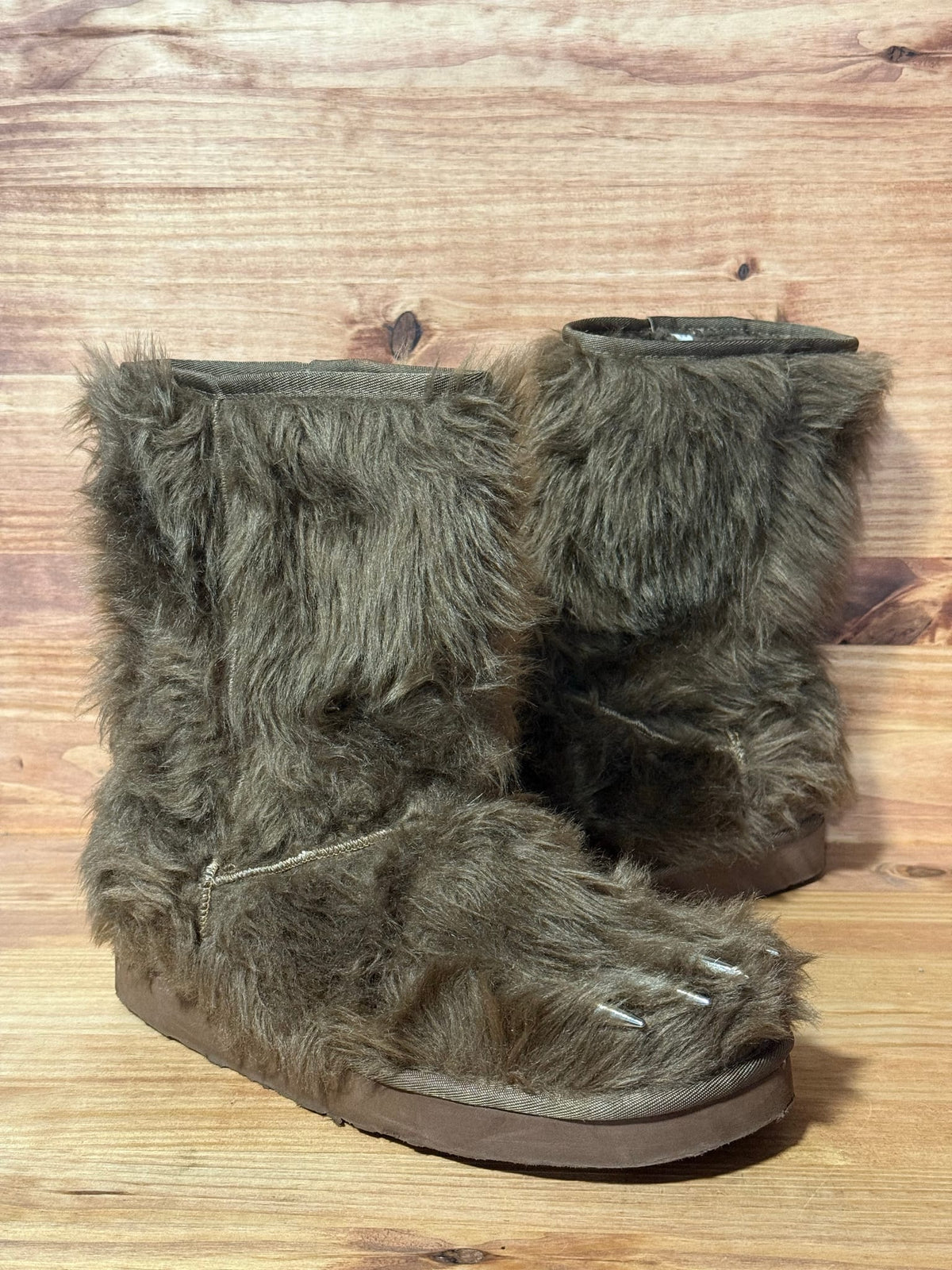 Bravest Studios Bear Claw Boots Brown - Size 10