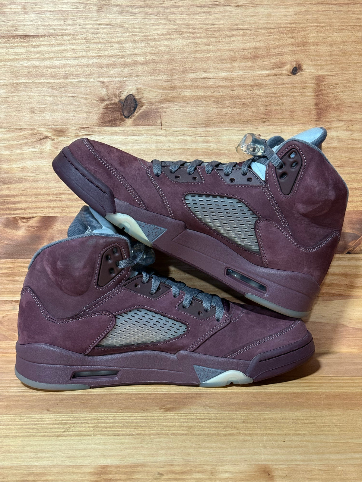 Jordan 5 Retro Burgundy (2023)