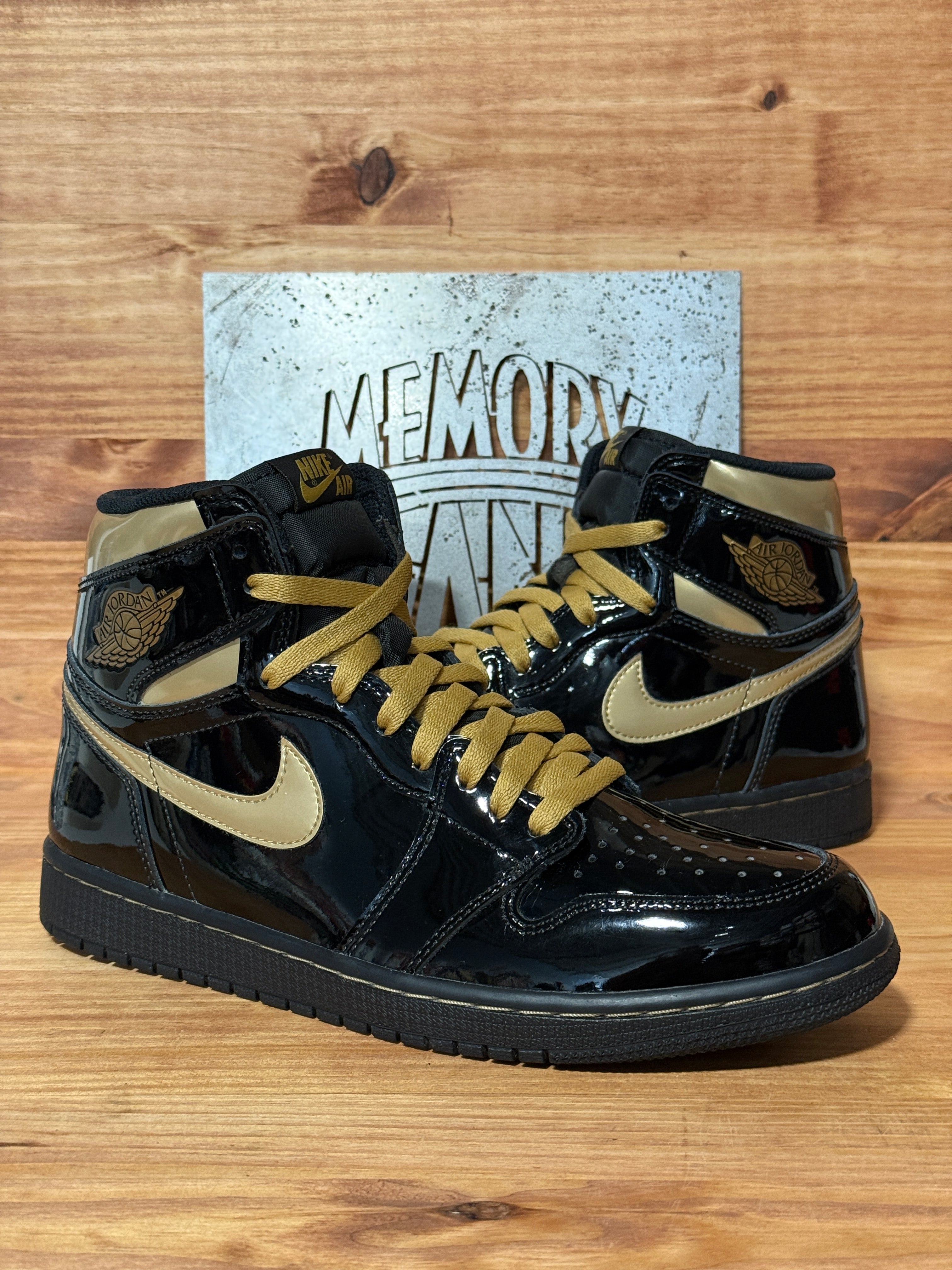 Jordan 1 Retro High Black Metallic Gold (2020)