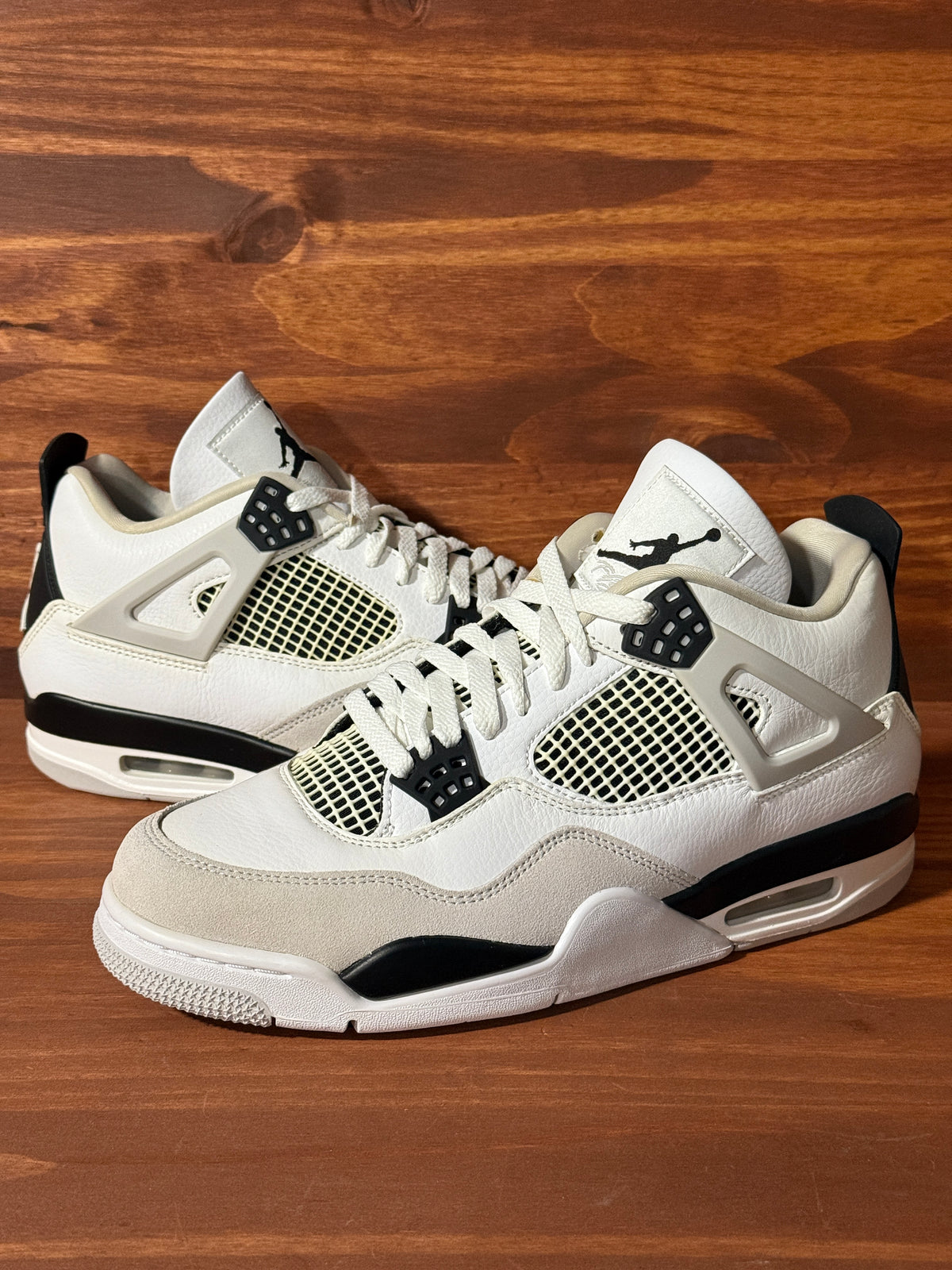 Jordan 4 Retro Military Black (Slight Yellowing)