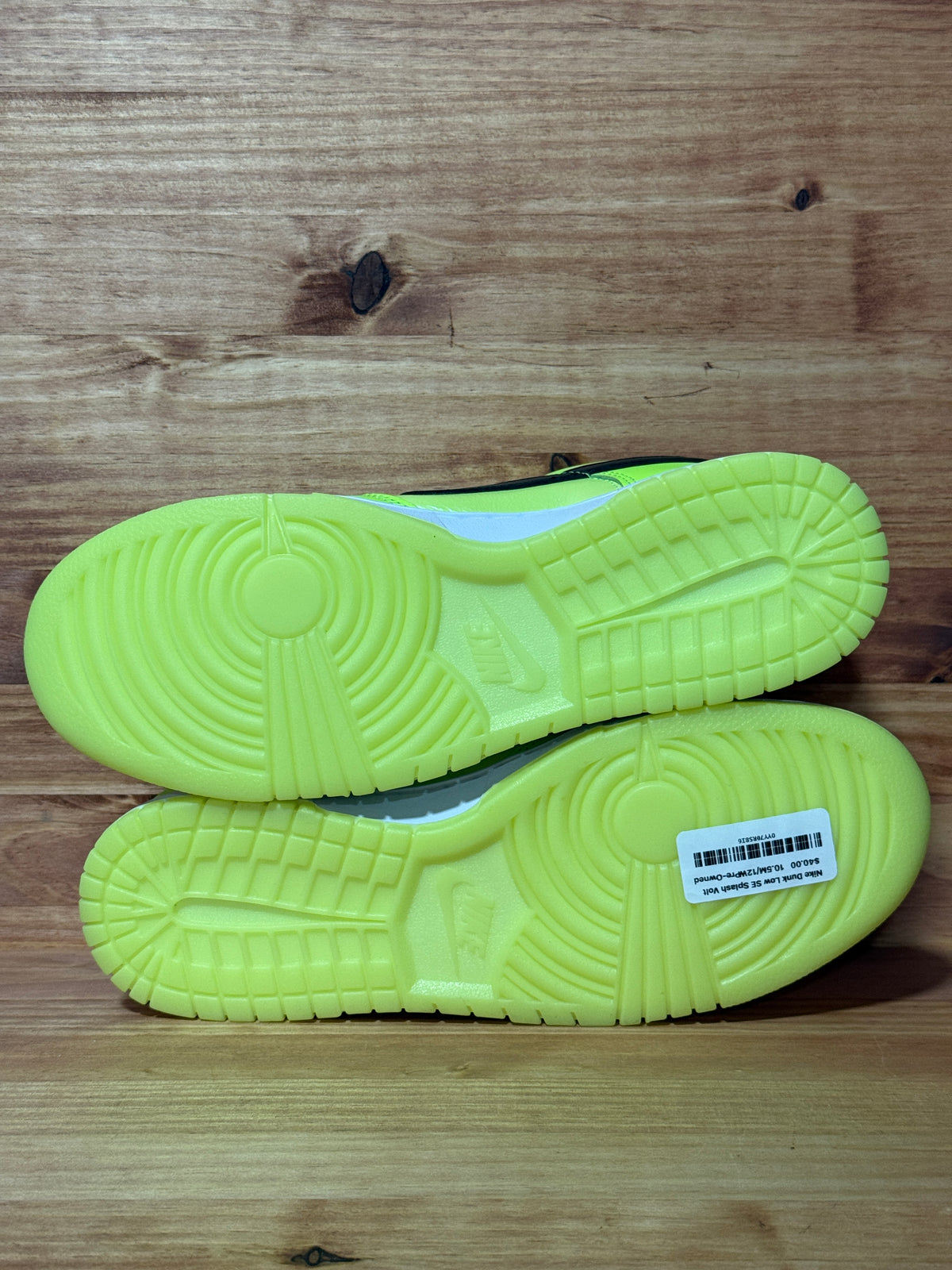 Nike Dunk Low SE Splash Volt