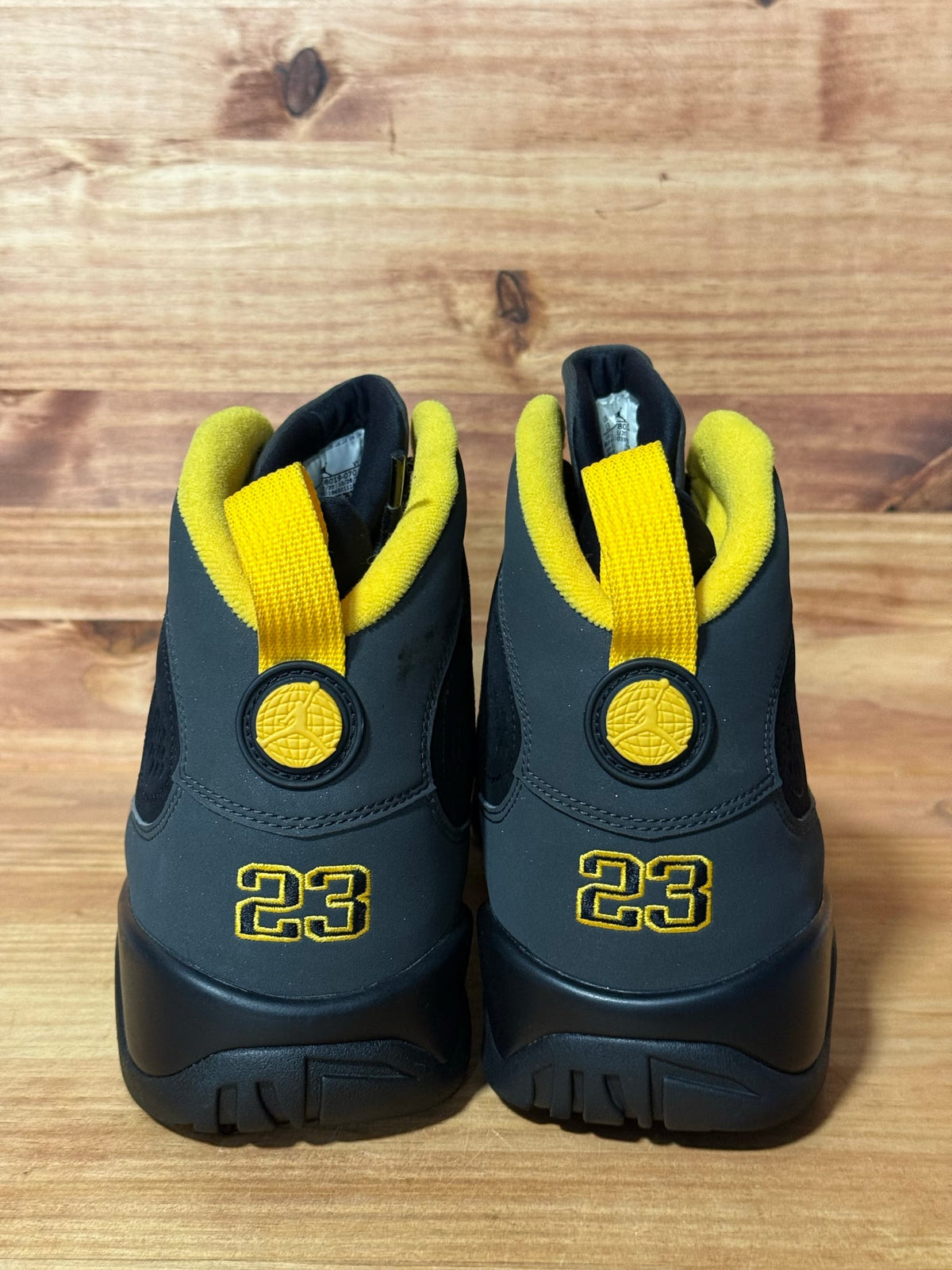 Jordan 9 Retro Dark Charcoal University Gold - Size 13