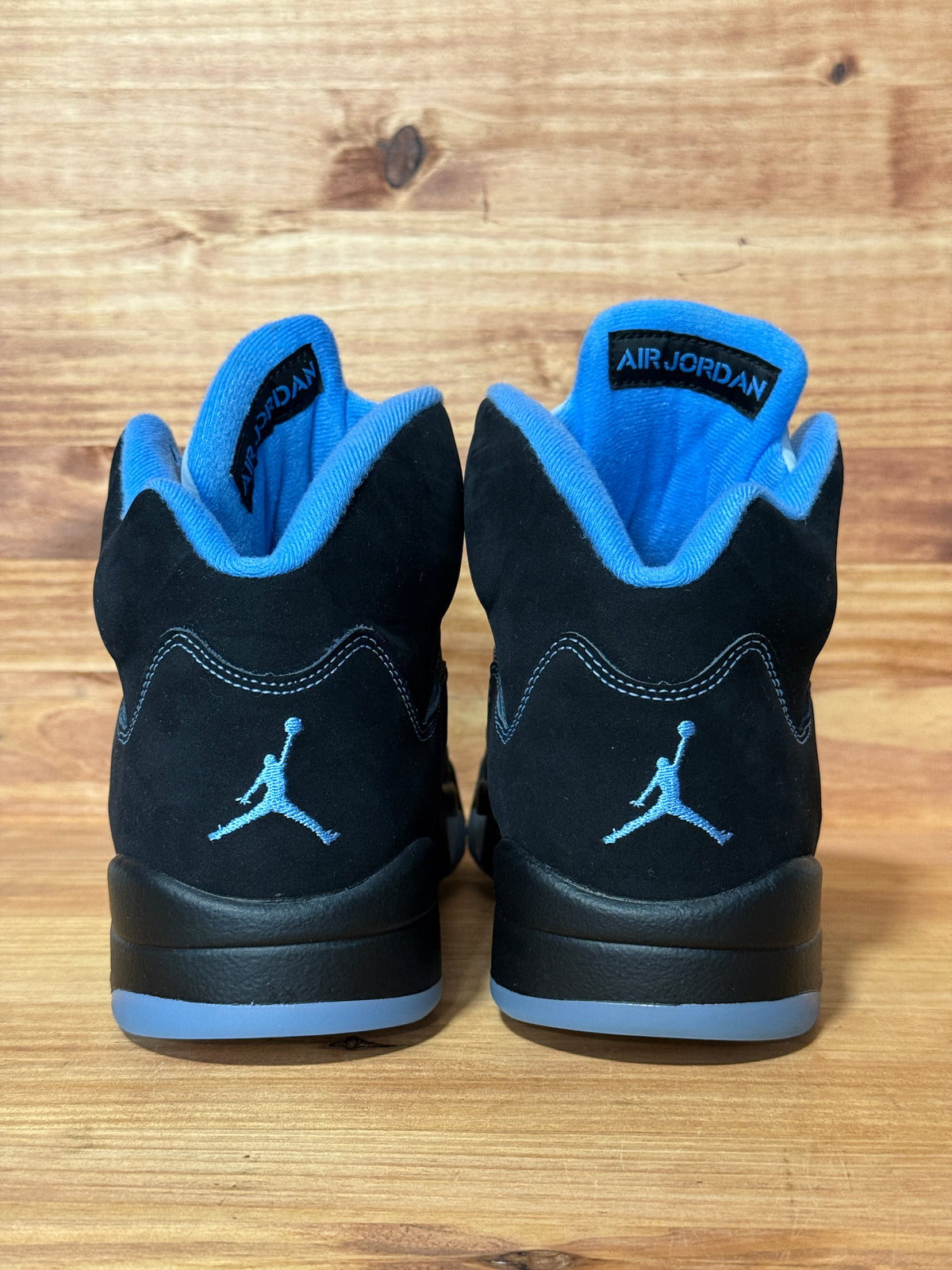 Jordan 5 Retro Black University Blue (2026)