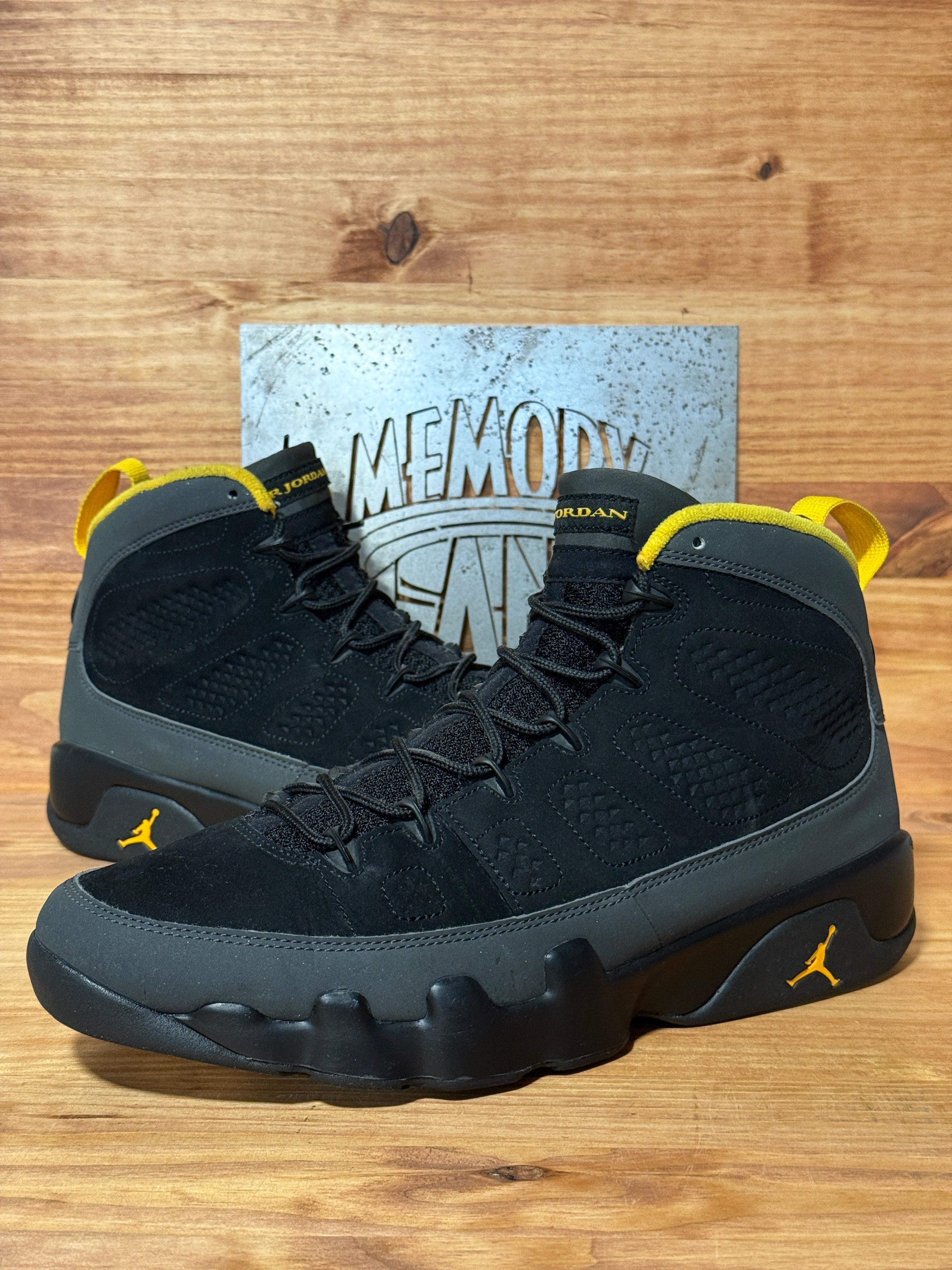 Jordan 9 Retro Dark Charcoal University Gold
