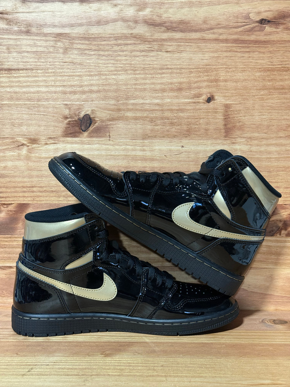 Jordan 1 Retro High Black Metallic Gold (2020)