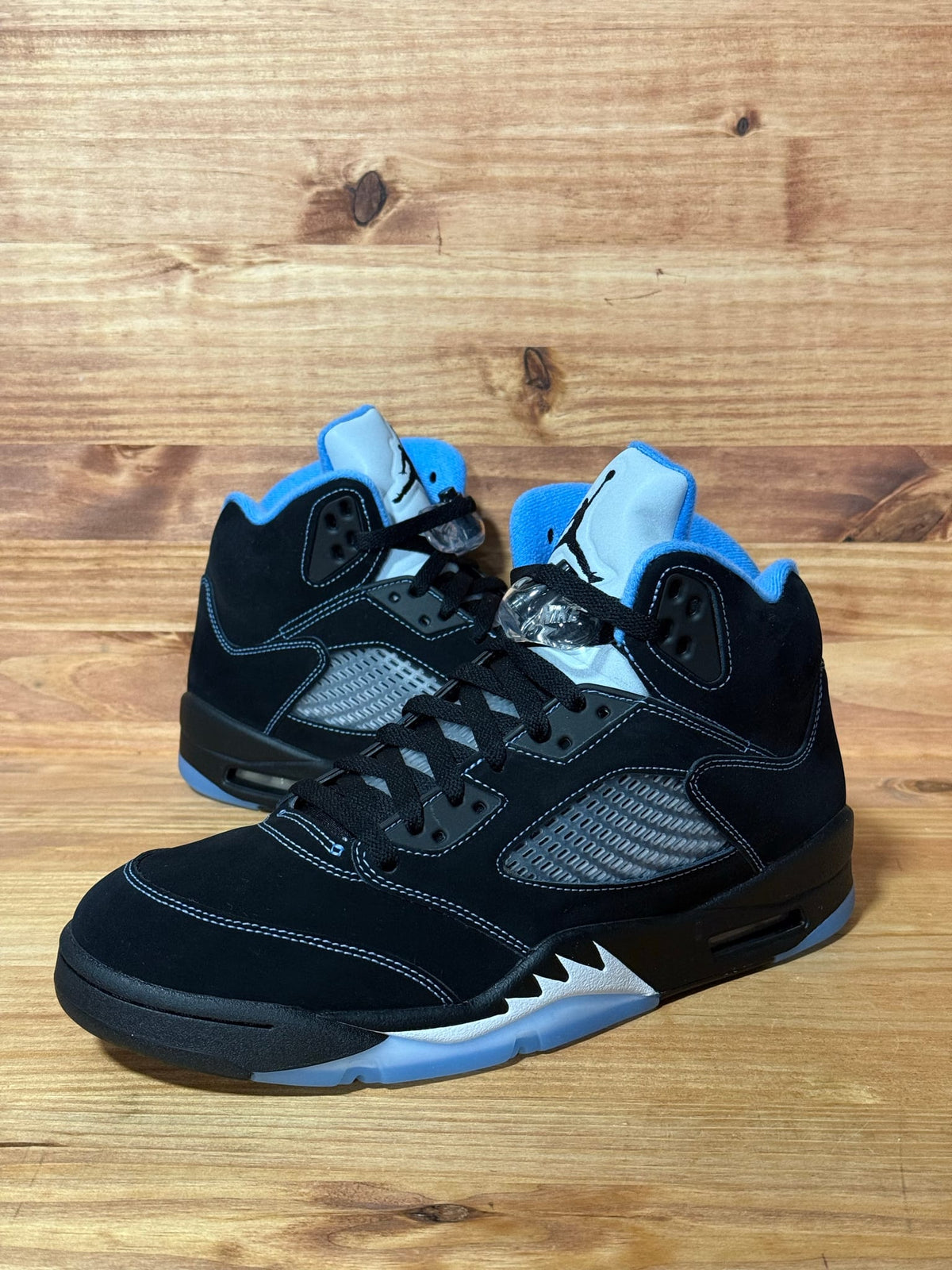 Jordan 5 Retro Black University Blue (2026) - Size 10.5