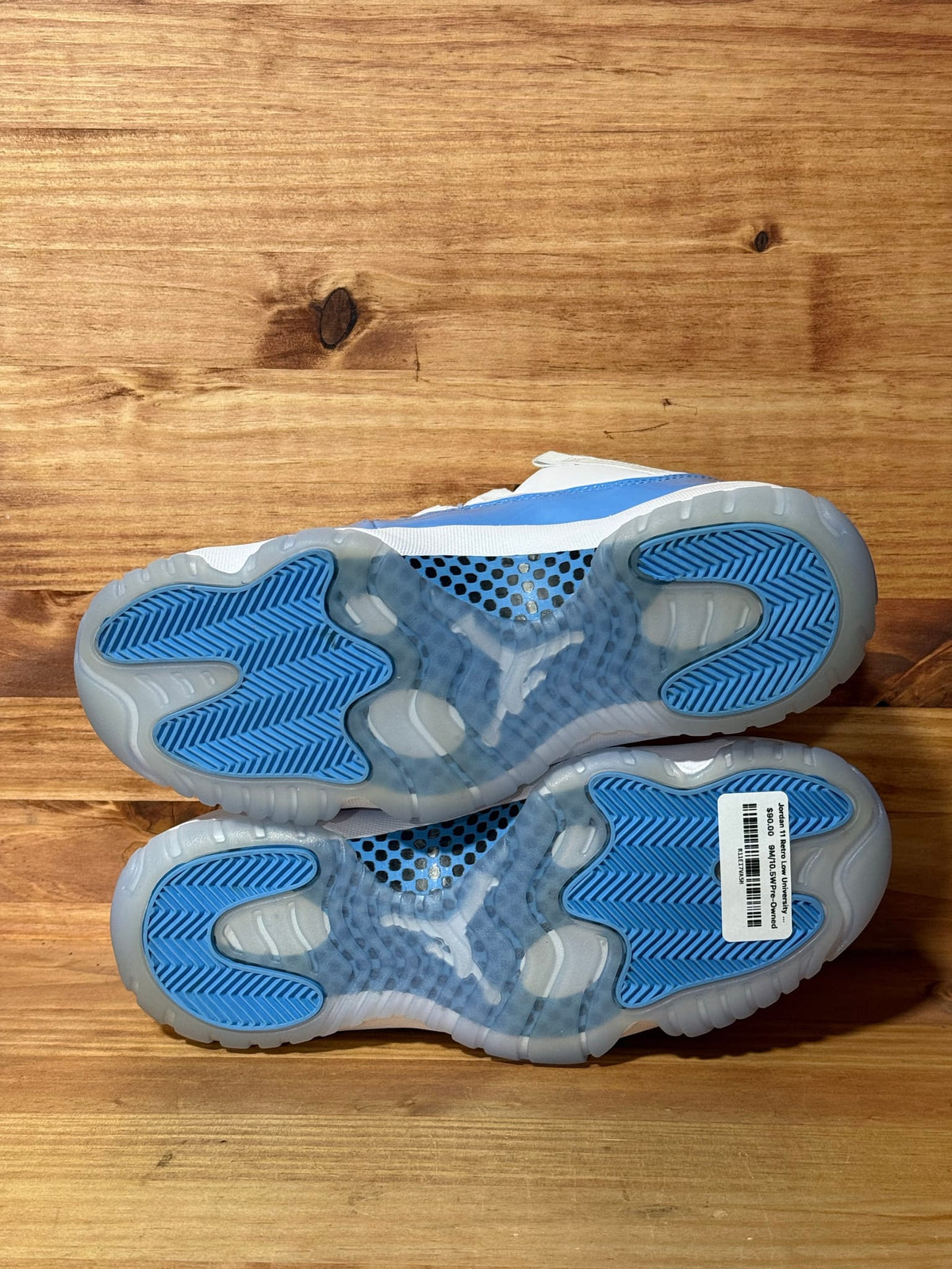 Jordan 11 Retro Low University Blue (2026) - Size 9