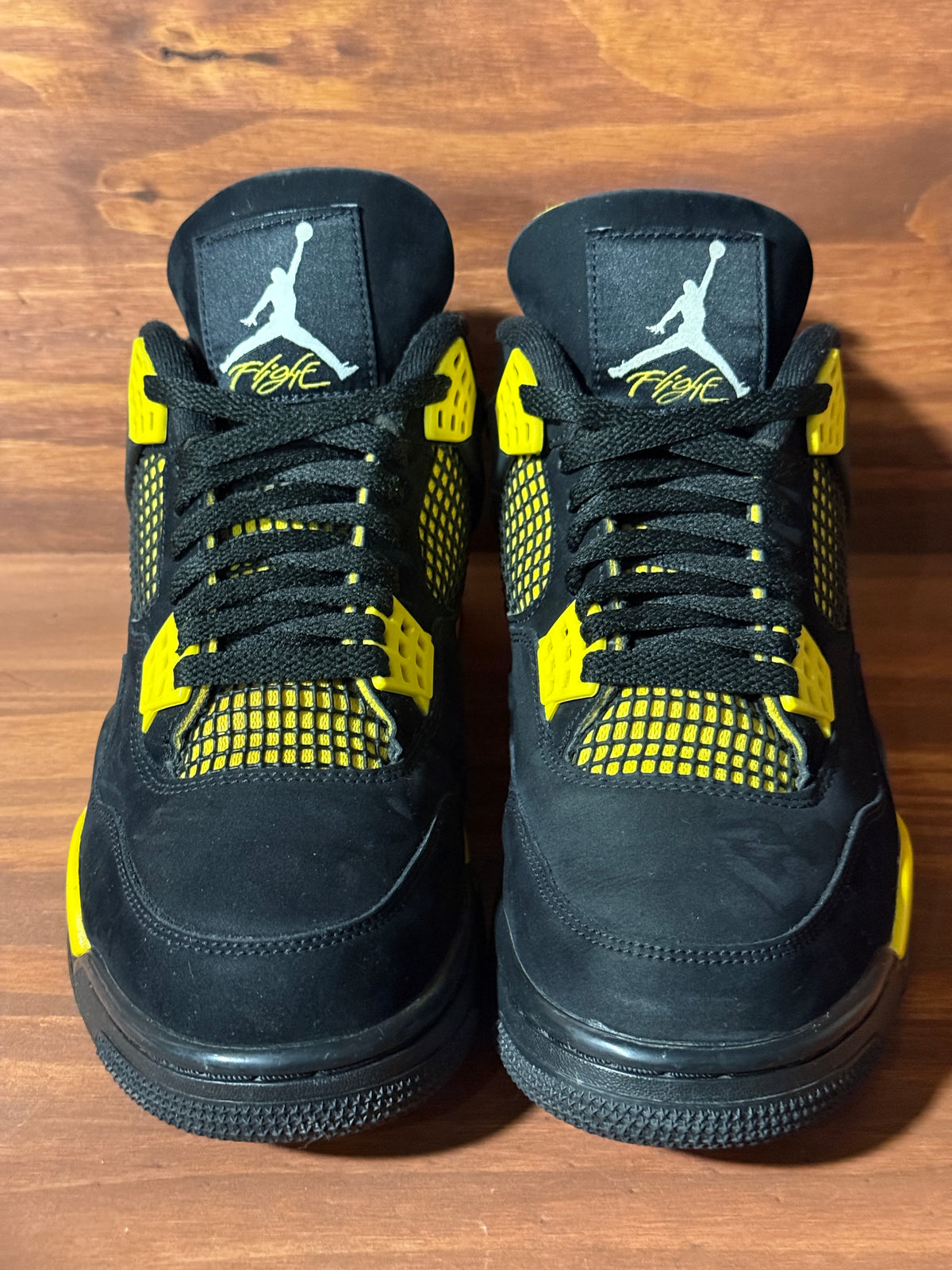 Jordan 4 Retro Thunder (2023) Size 8.5