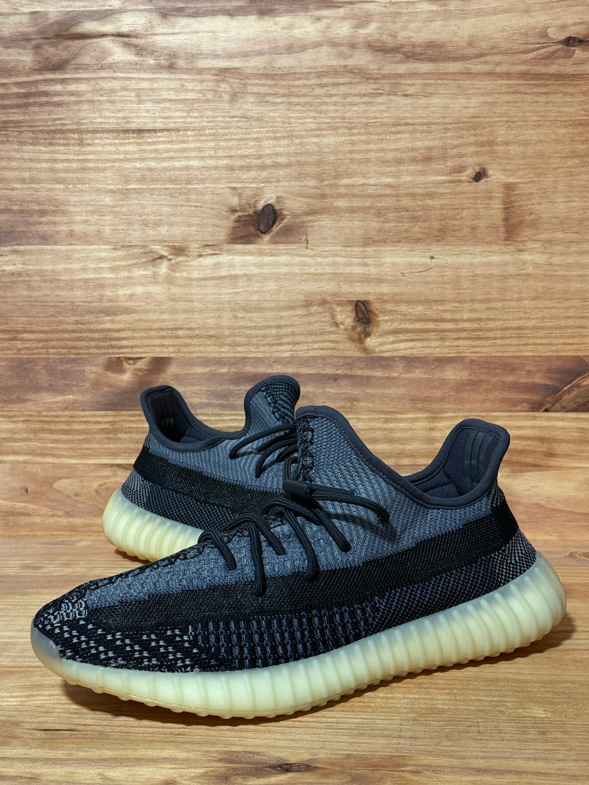 adidas Yeezy Boost 350 V2 Carbon
