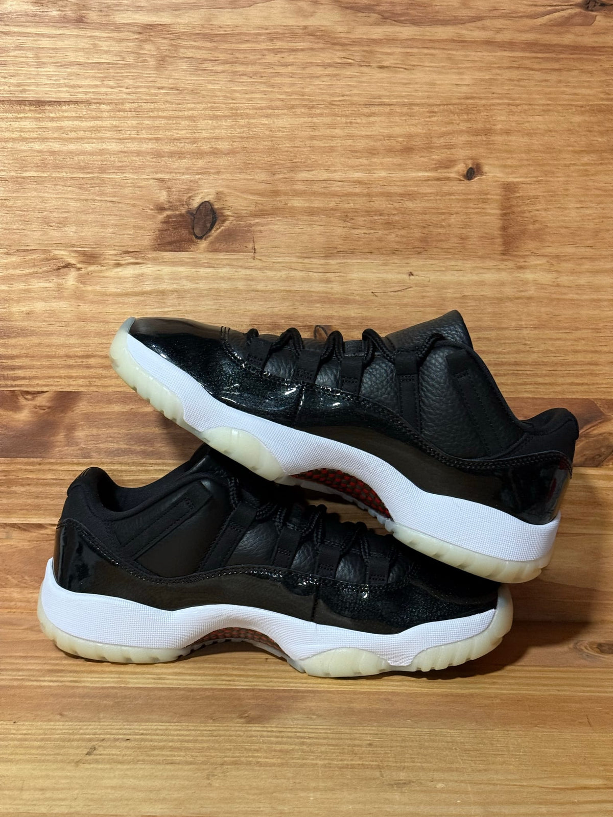 Jordan 11 Retro Low 72-10 - Size 9.5