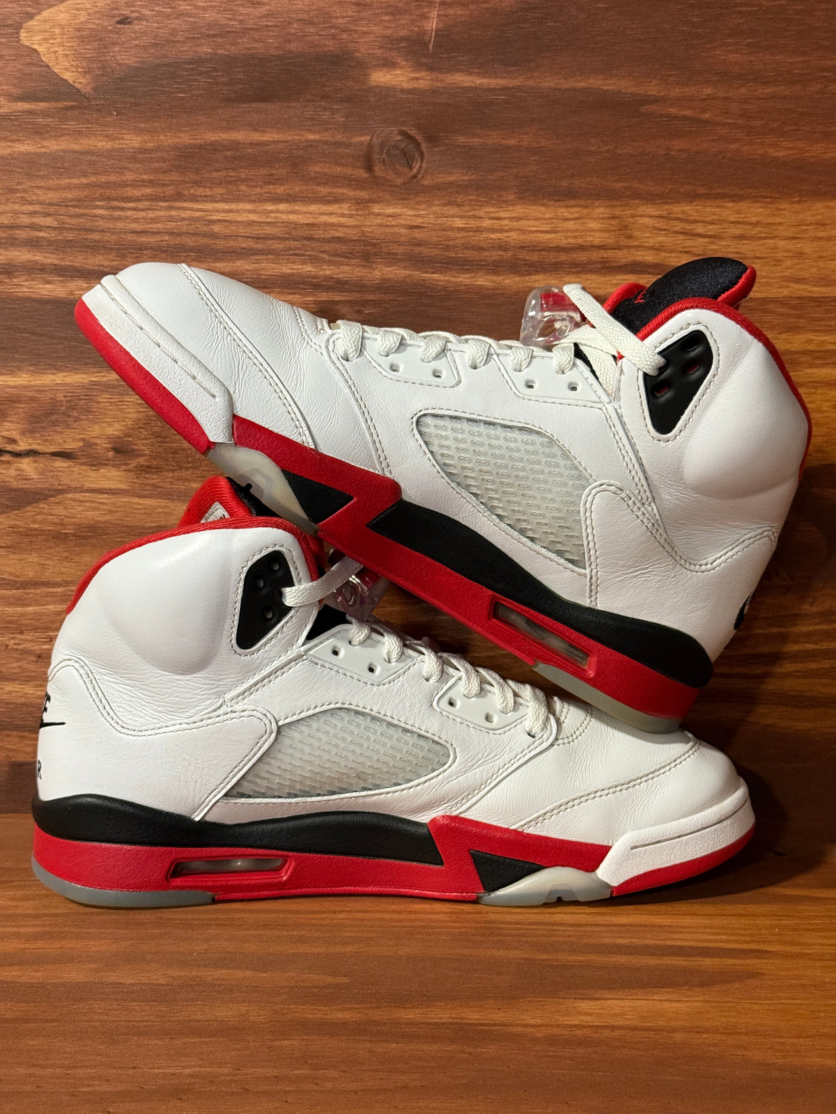 Jordan 5 Retro Fire Red Black Tongue (2025)