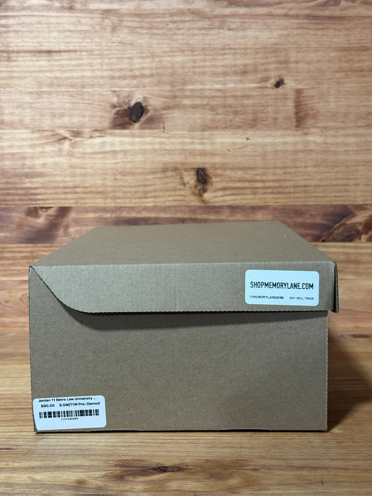 Jordan 11 Retro Low University Blue (2026) - Size 9.5