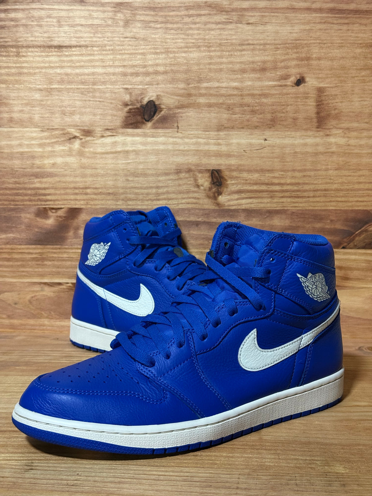 Jordan 1 Retro High Hyper Royal