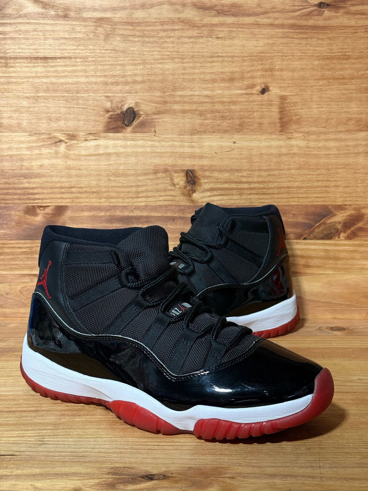 Jordan 11 Retro Playoffs Bred (2019) - Size 11.5