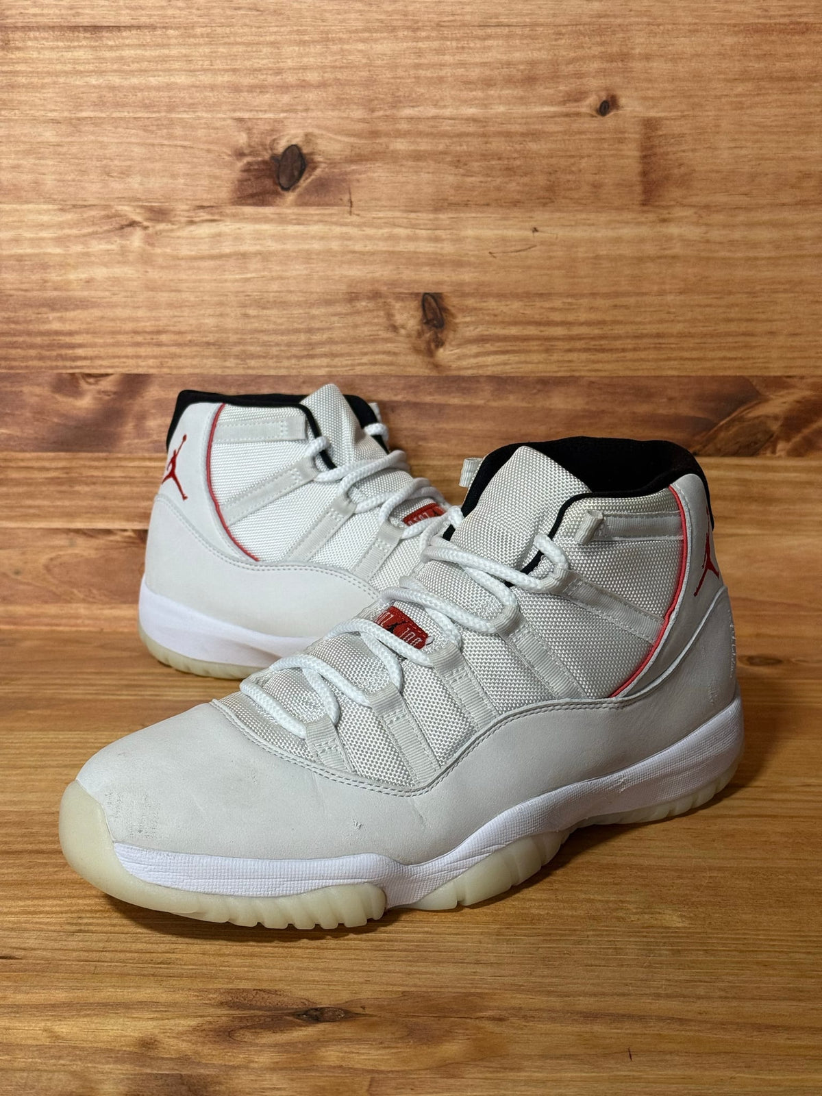 Jordan 11 Retro Platinum Tint - Size 11.5
