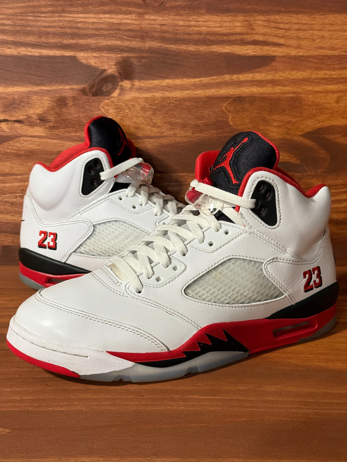 Jordan 5 Retro Fire Red Black Tongue (2025)