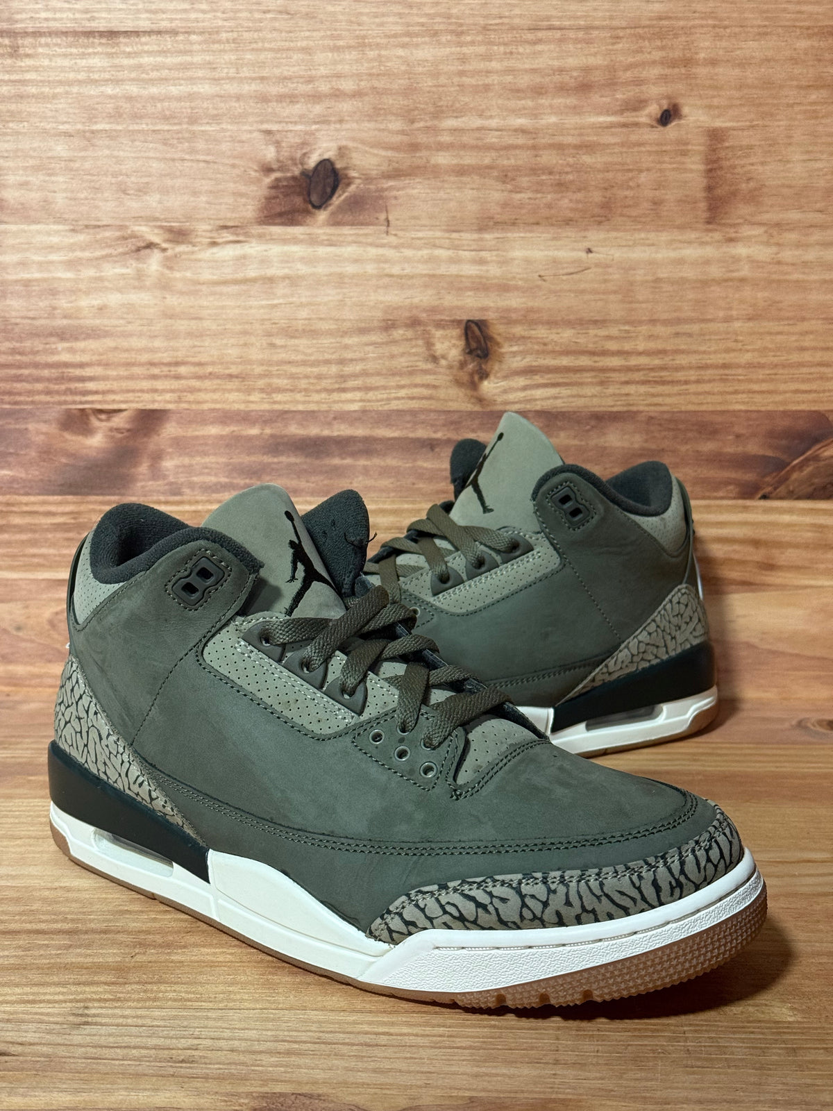 Jordan 3 Retro Family Affair - Size 10