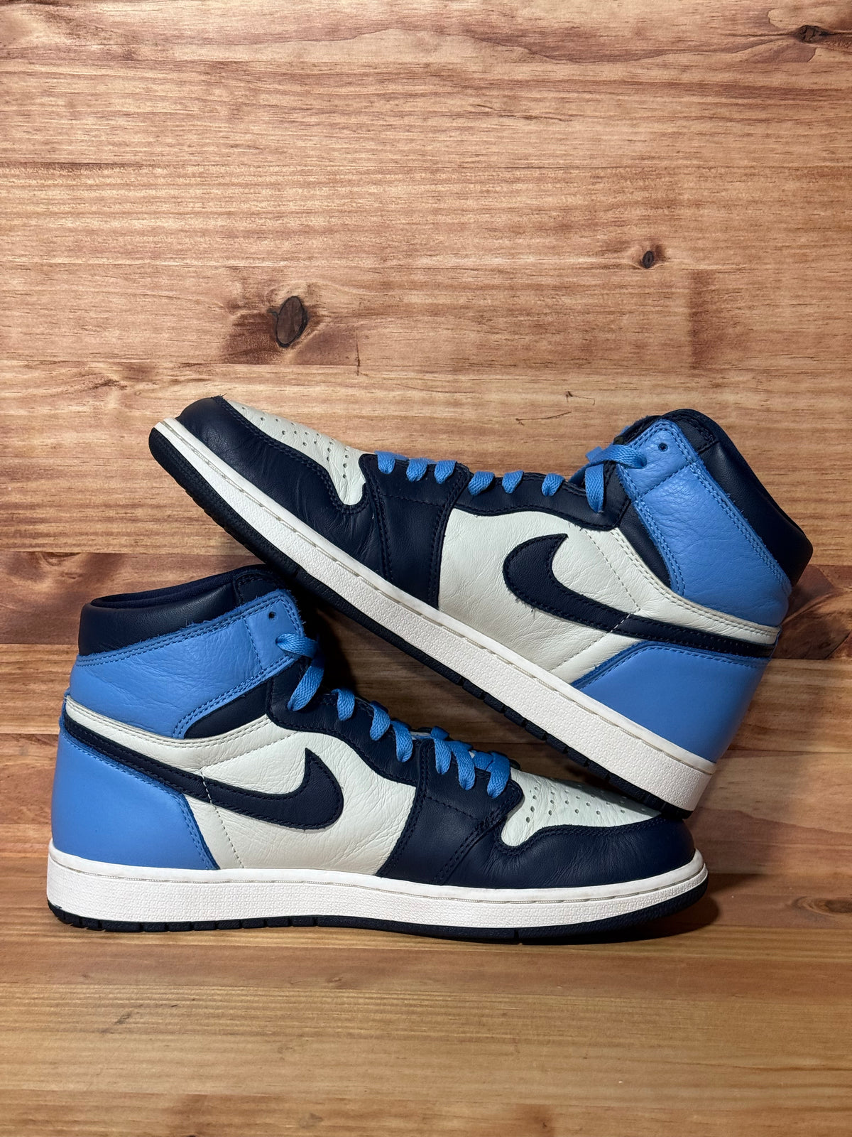 Jordan 1 Retro High Obsidian
