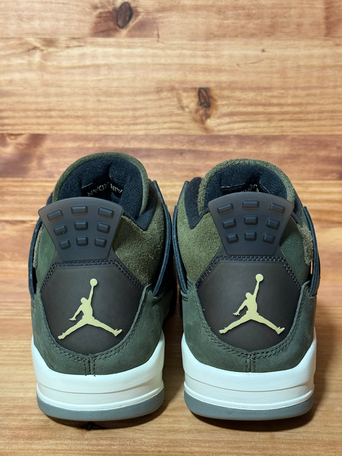 Jordan 4 Retro SE Craft Medium Olive