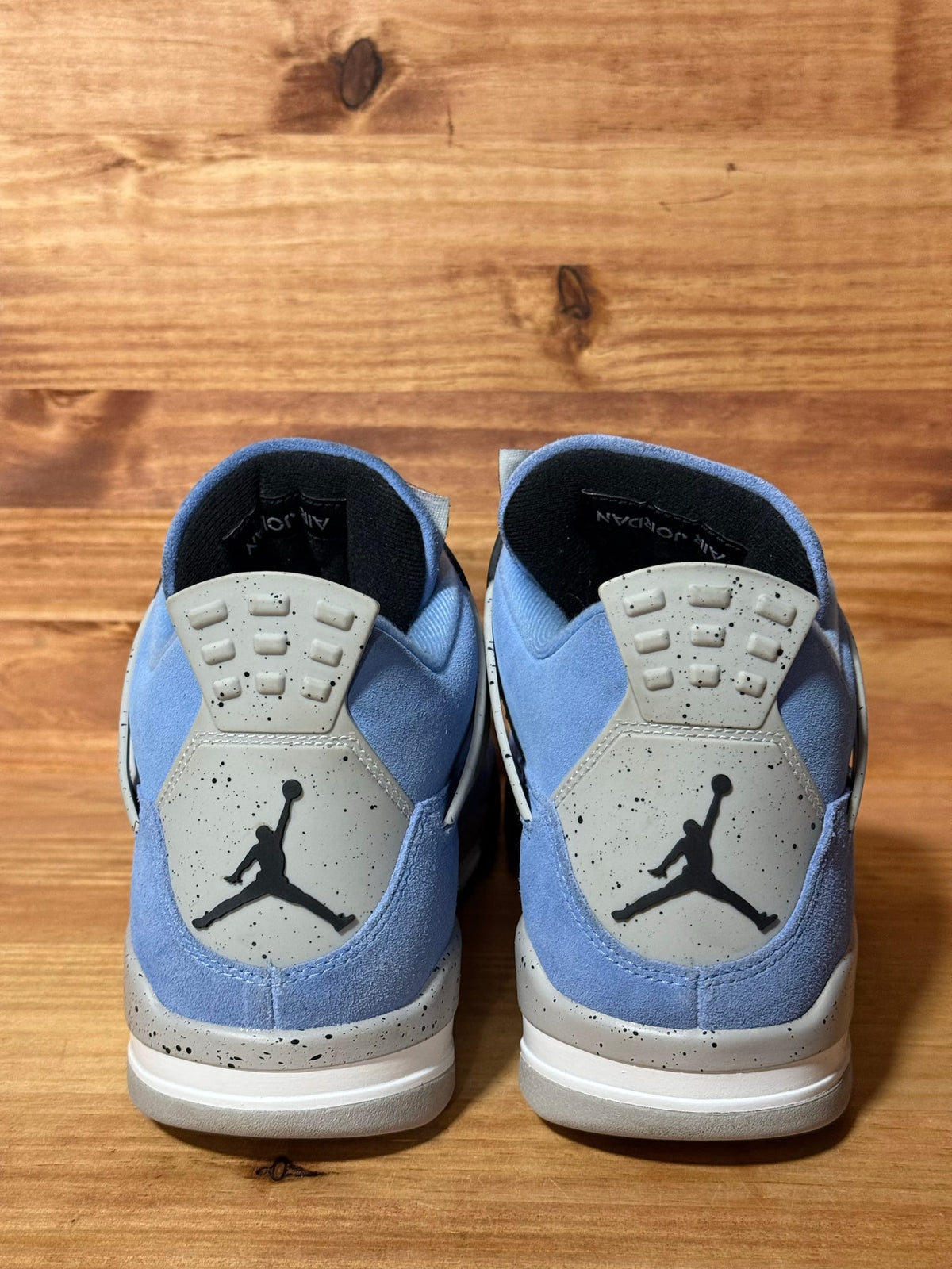 Jordan 4 Retro University Blue - Size 11.5
