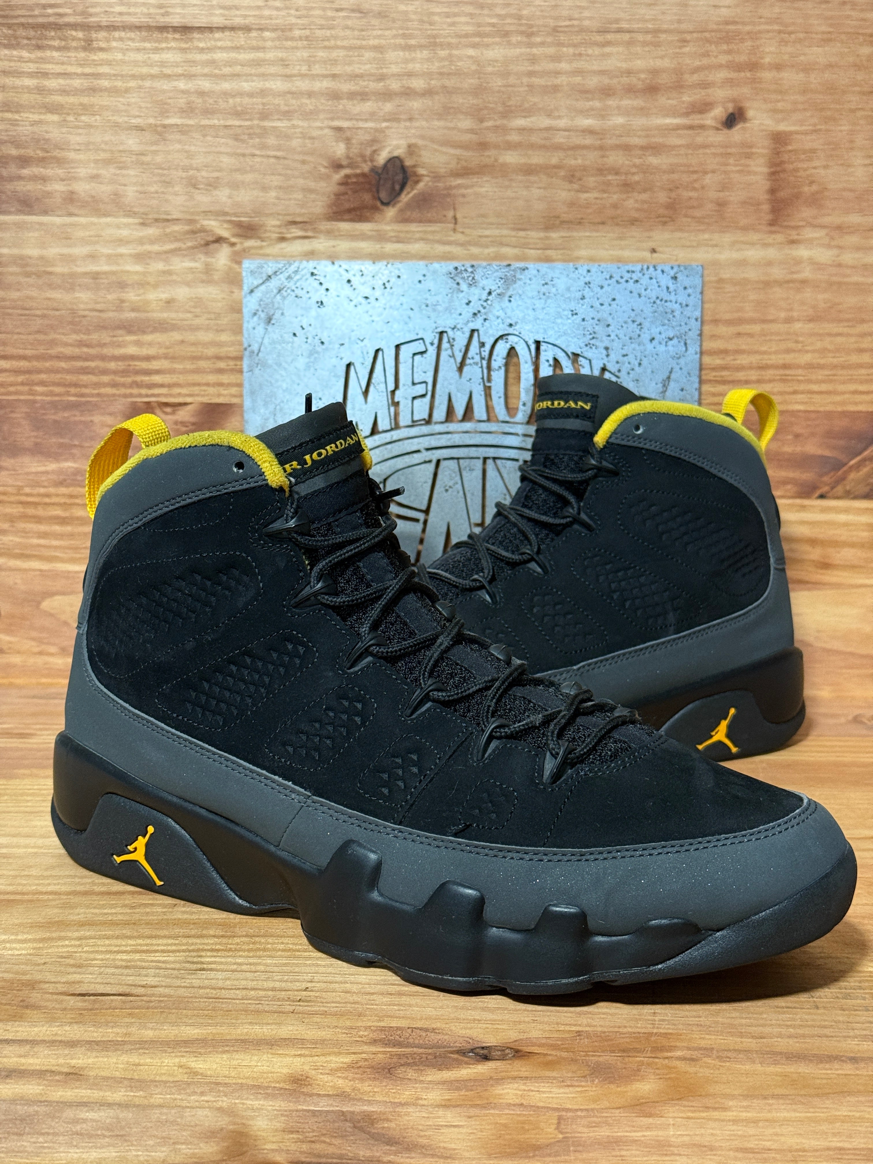 Jordan 9 Retro Dark Charcoal University Gold