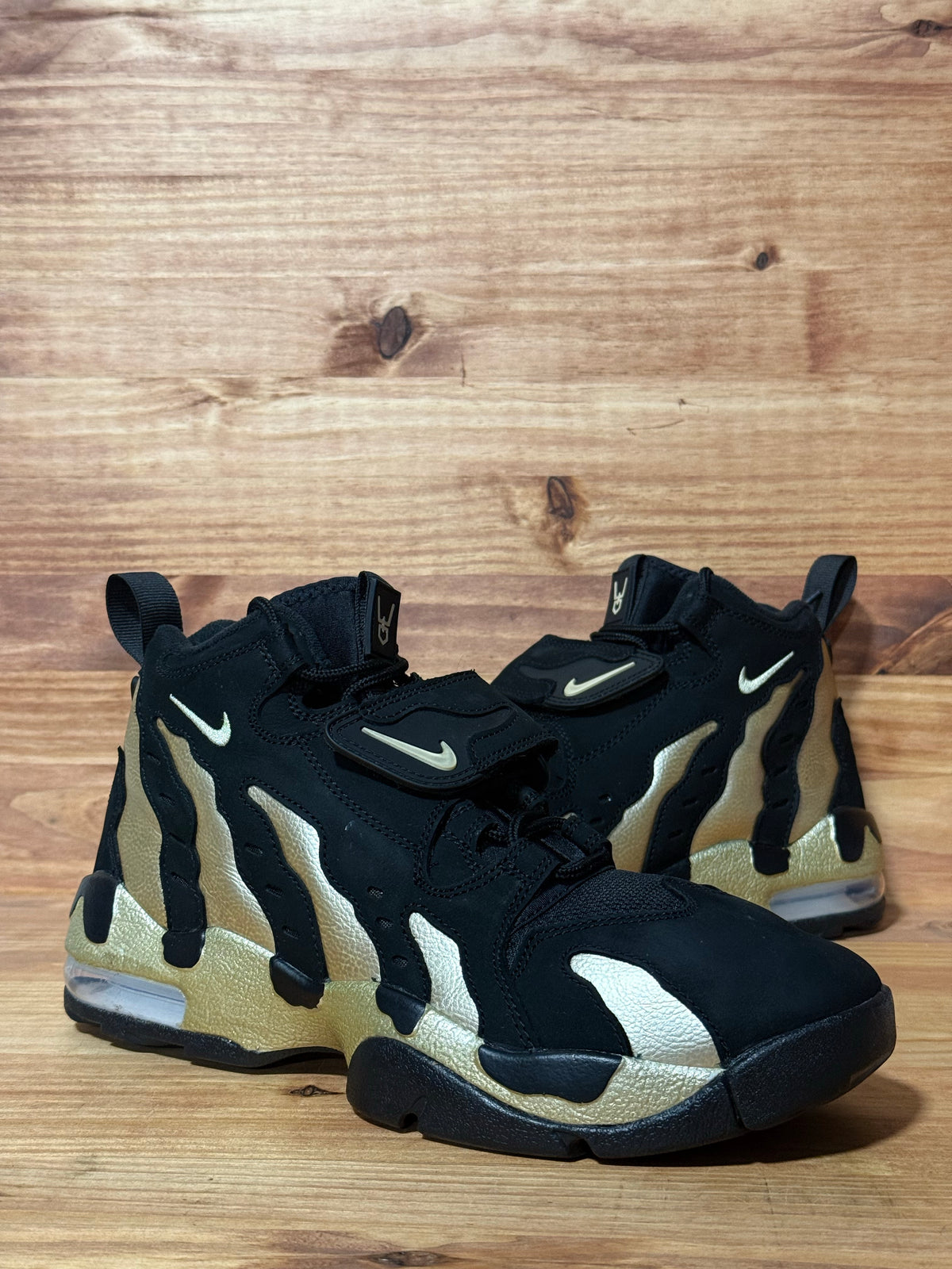 Nike Air DT Max '96 Black Vegas Gold