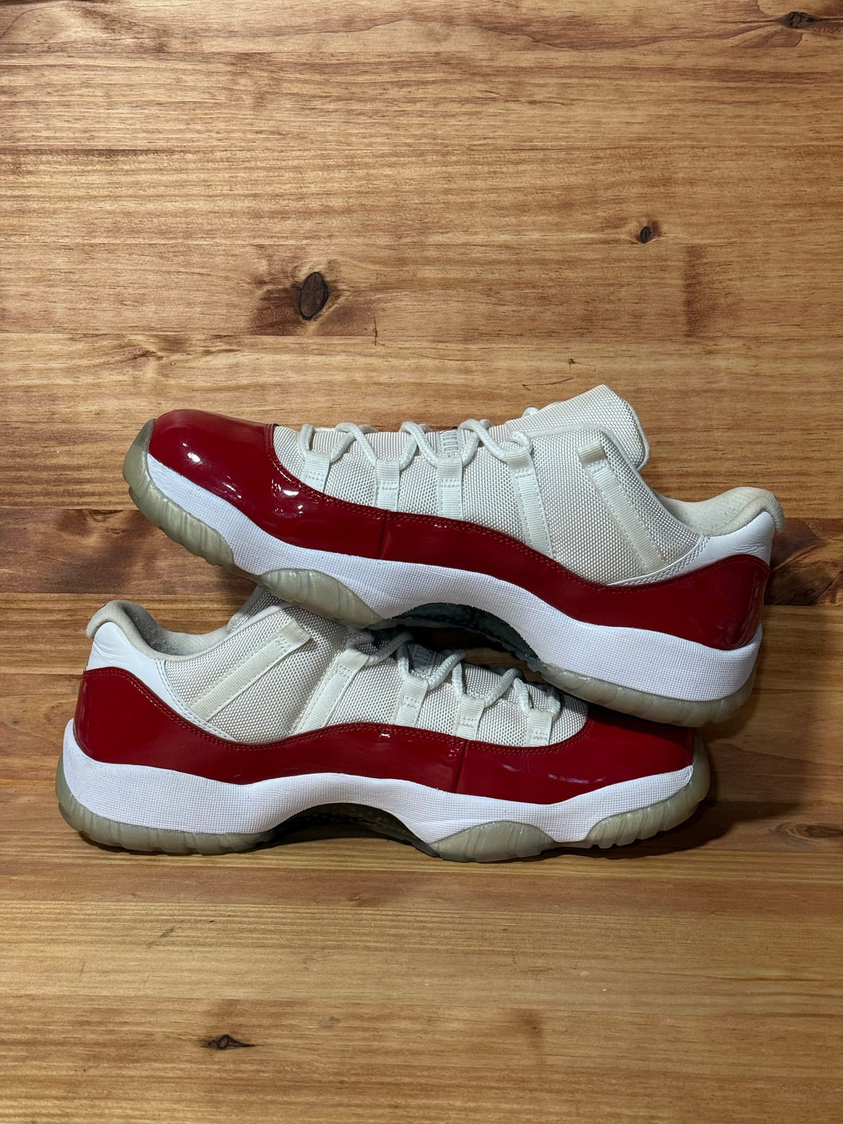 Jordan 11 Retro Low Cherry (2016)