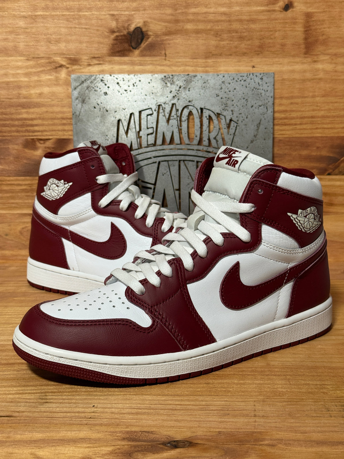 Jordan 1 Retro High OG Artisanal Team Red