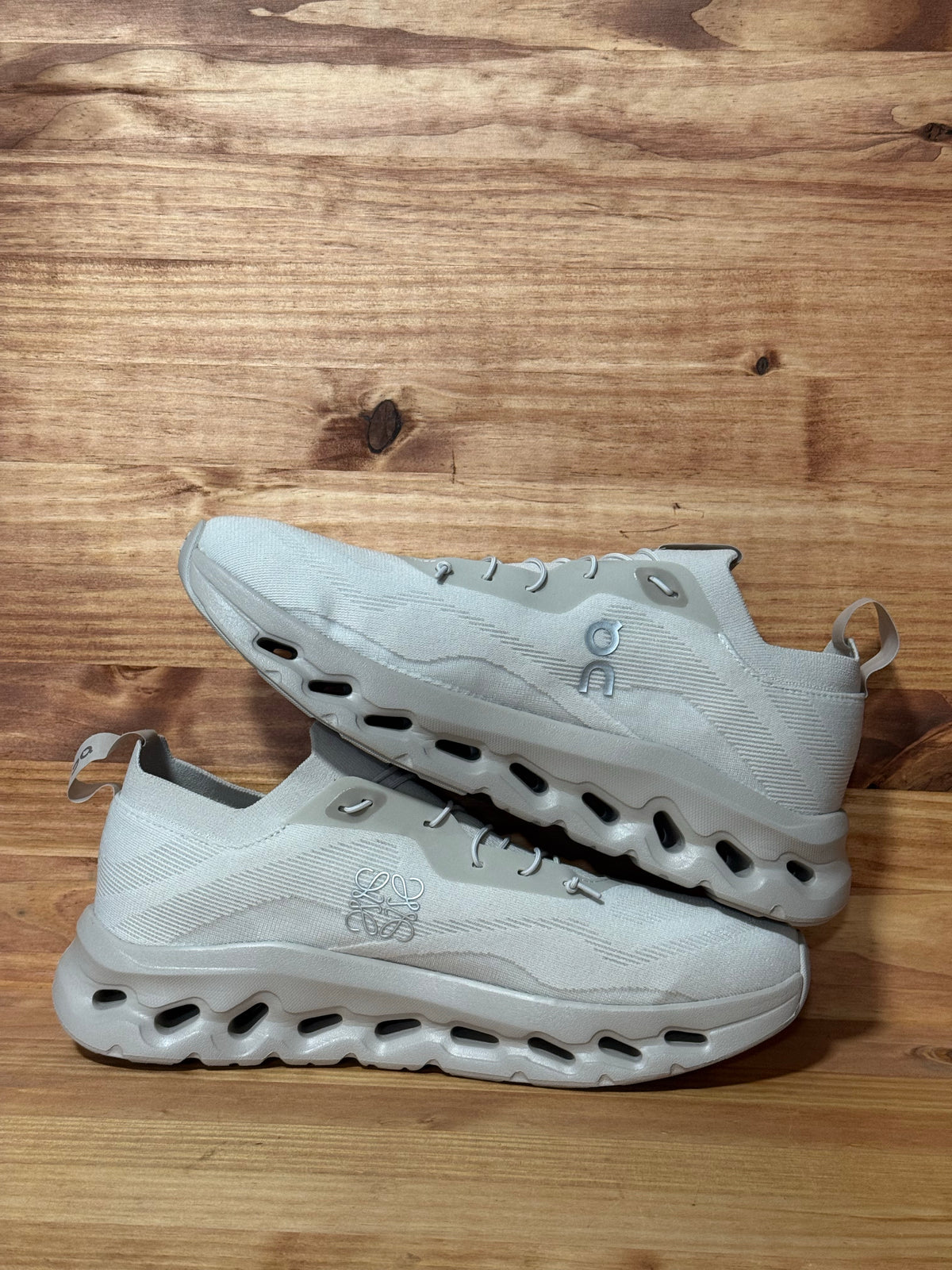 On Running Cloudtilt Loewe Sand