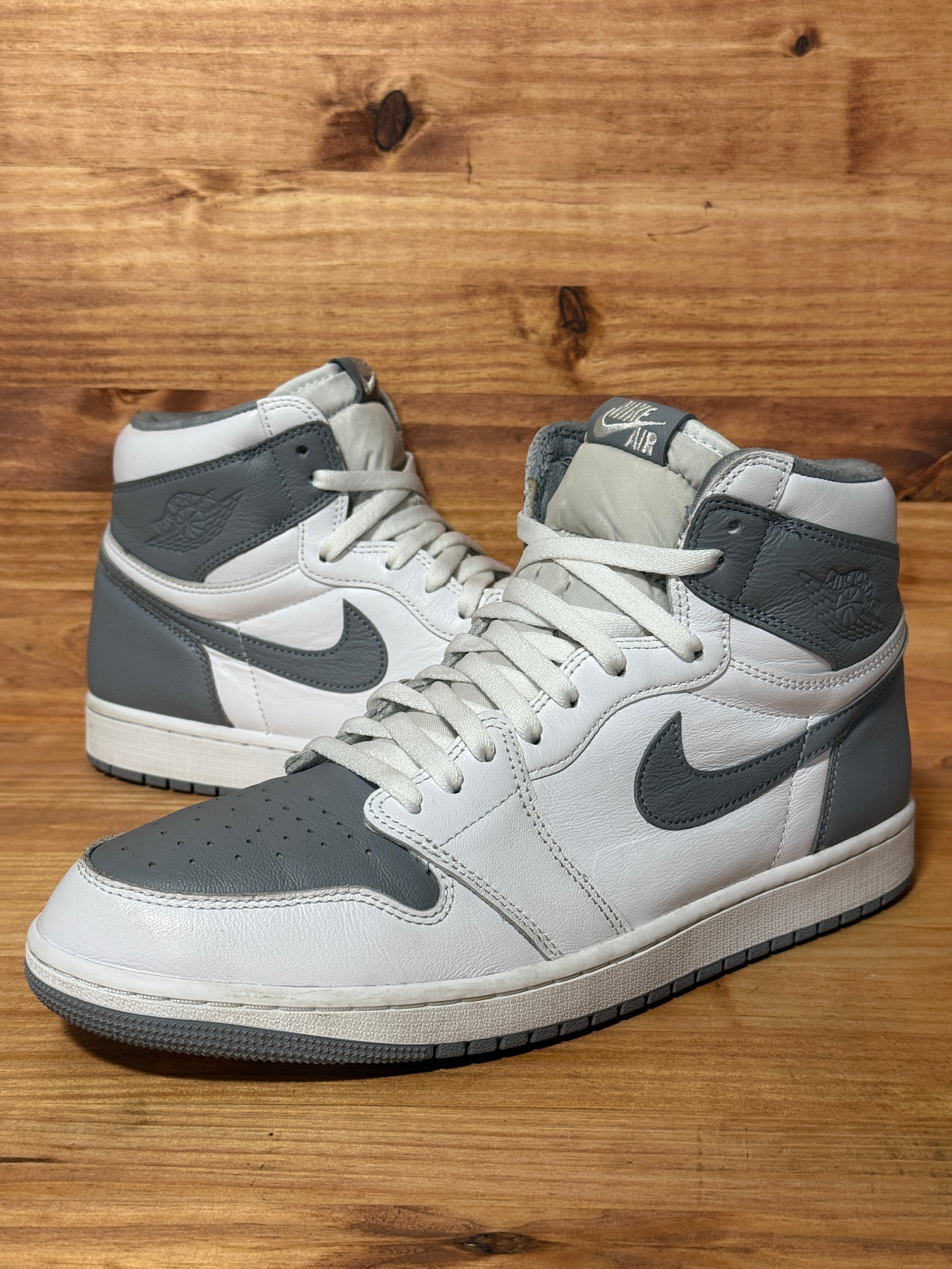 Jordan 1 Retro High OG Stealth
