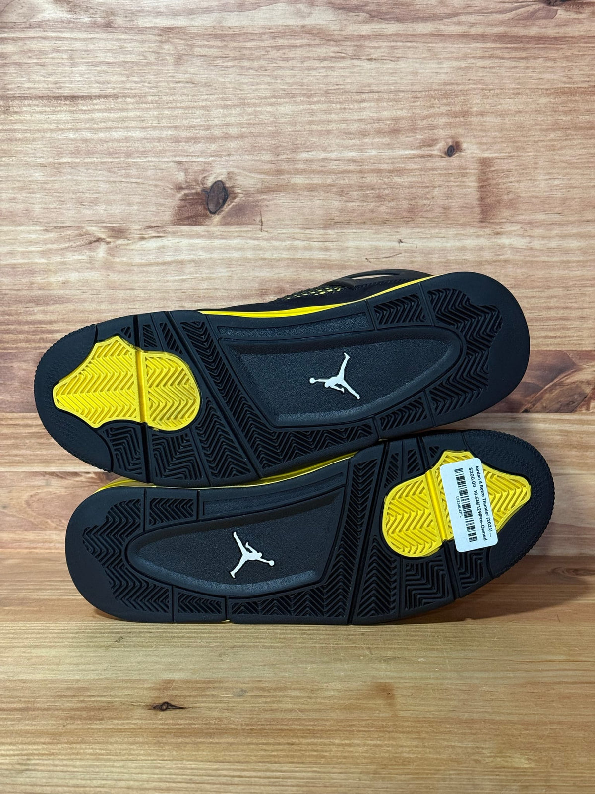 Jordan 4 Retro Thunder (2023) - Size 10.5
