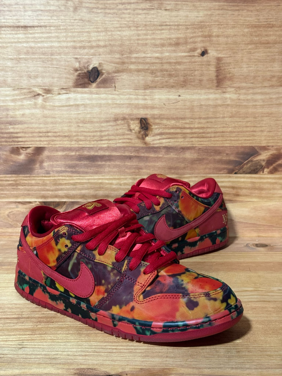Nike SB Dunk Low The Wizard of Oz Poppy Field - Size 10.5