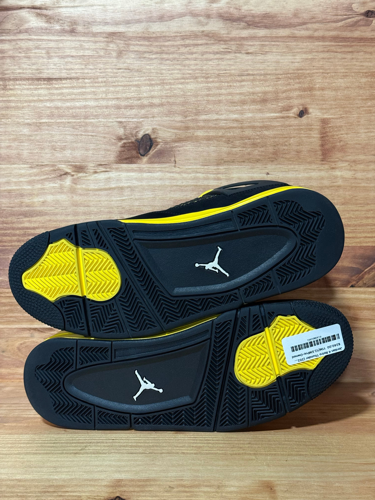 Jordan 4 Retro Thunder (2023)