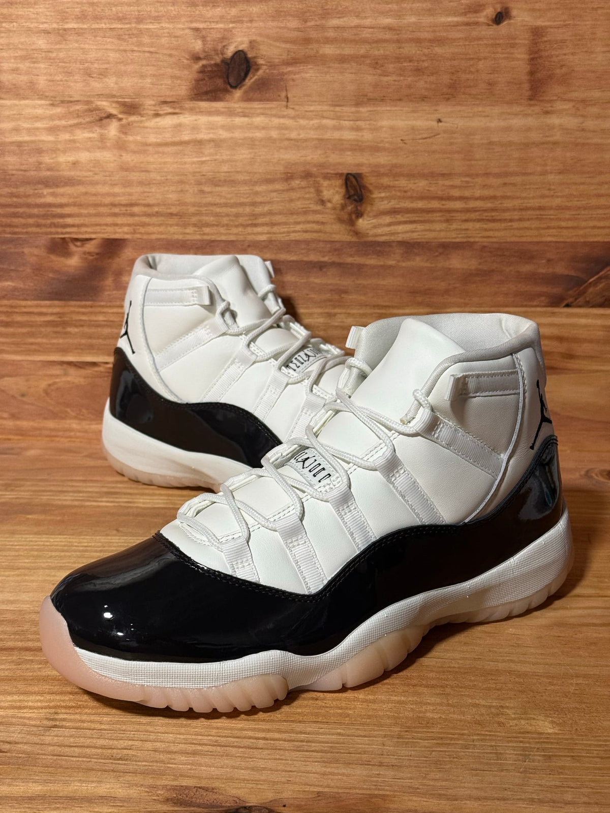 Jordan 11 Retro Neapolitan (Women's) Size 9.5M