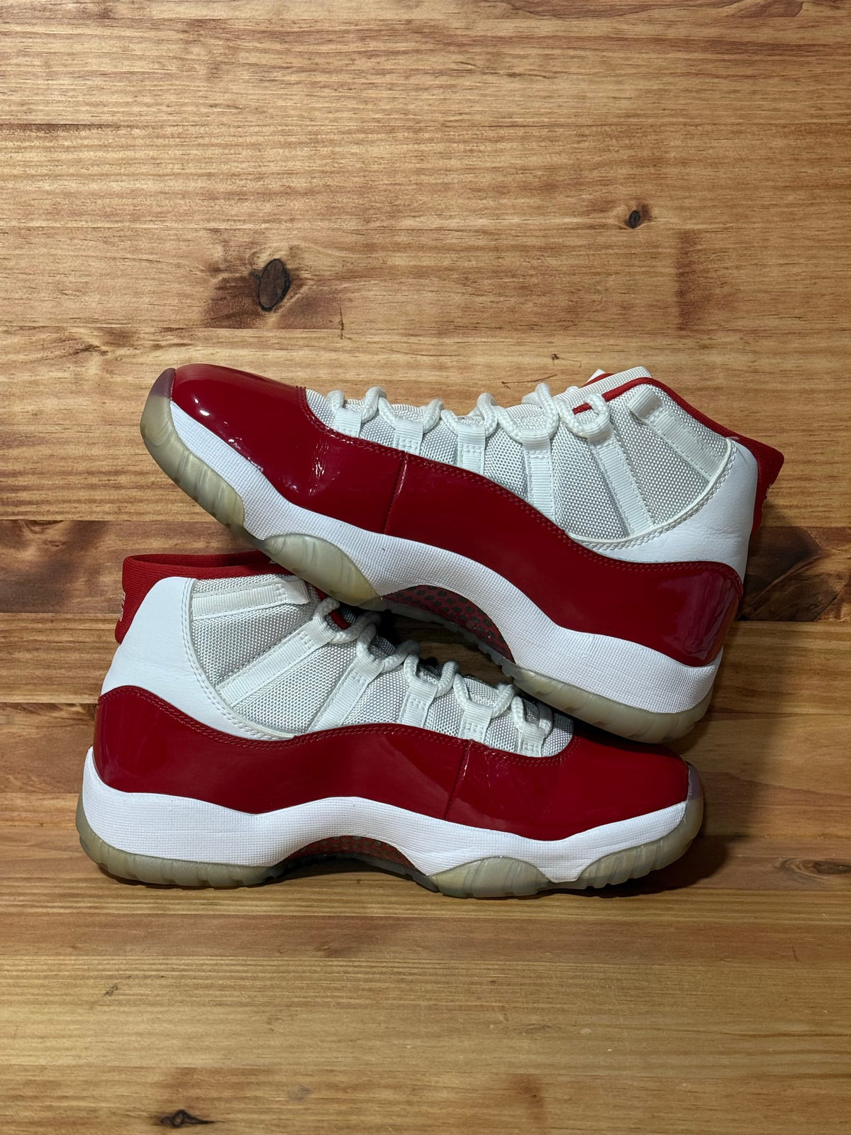 Jordan 11 Retro Cherry (2022) - Size 8.5