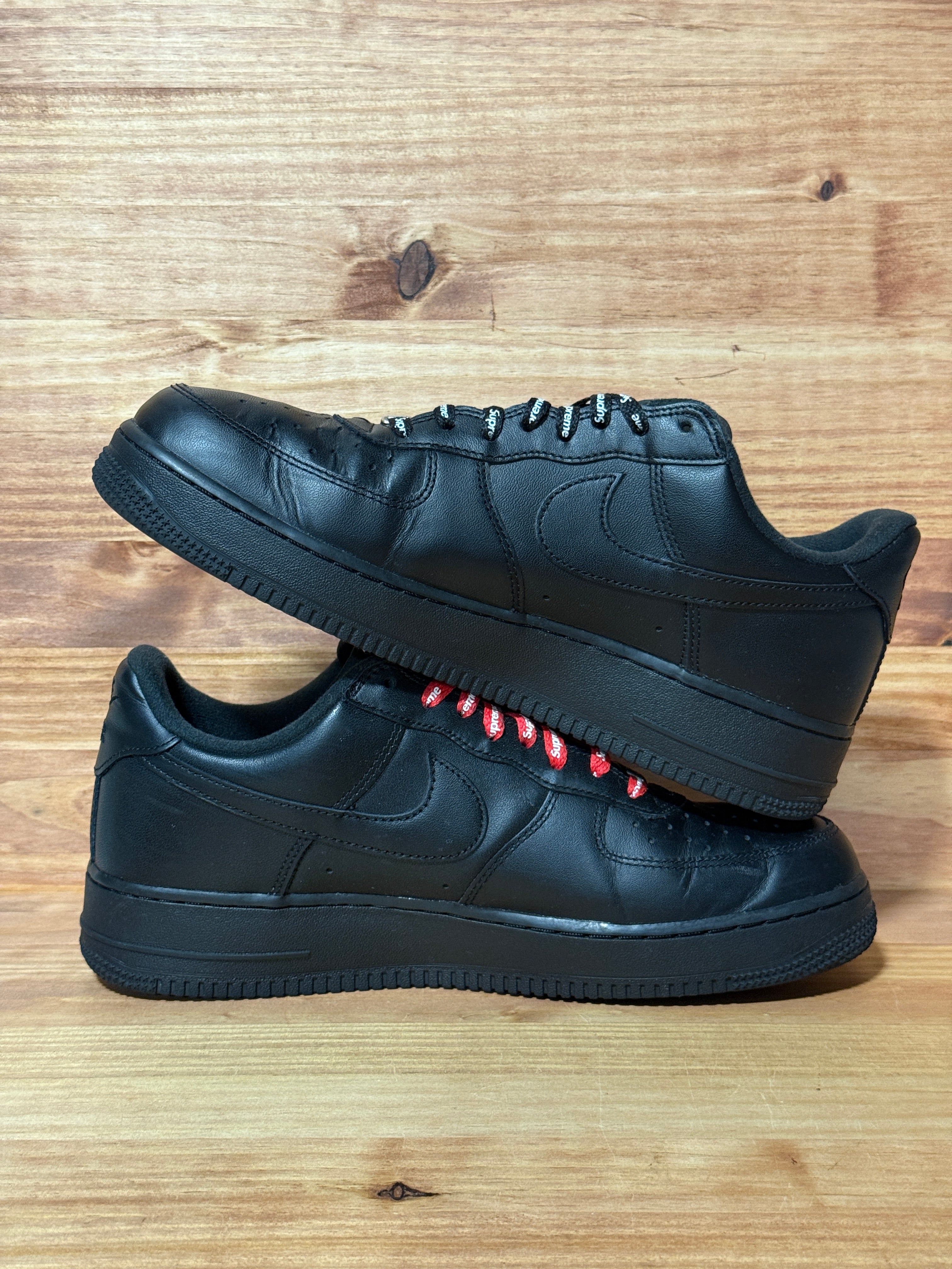 Nike Air Force 1 Low Supreme Black